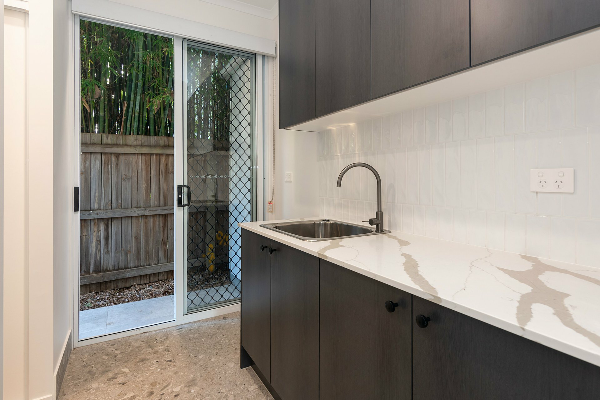 2 158 Allen Street, HAMILTON