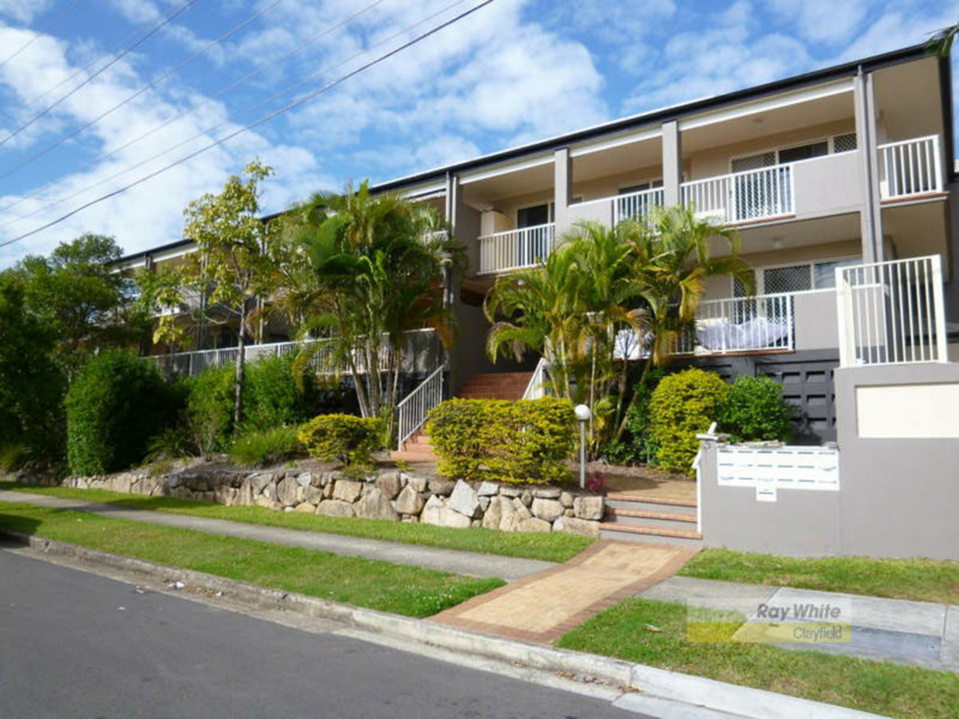 8/5 Wongara Street — photo from LJ Hooker Clayfield