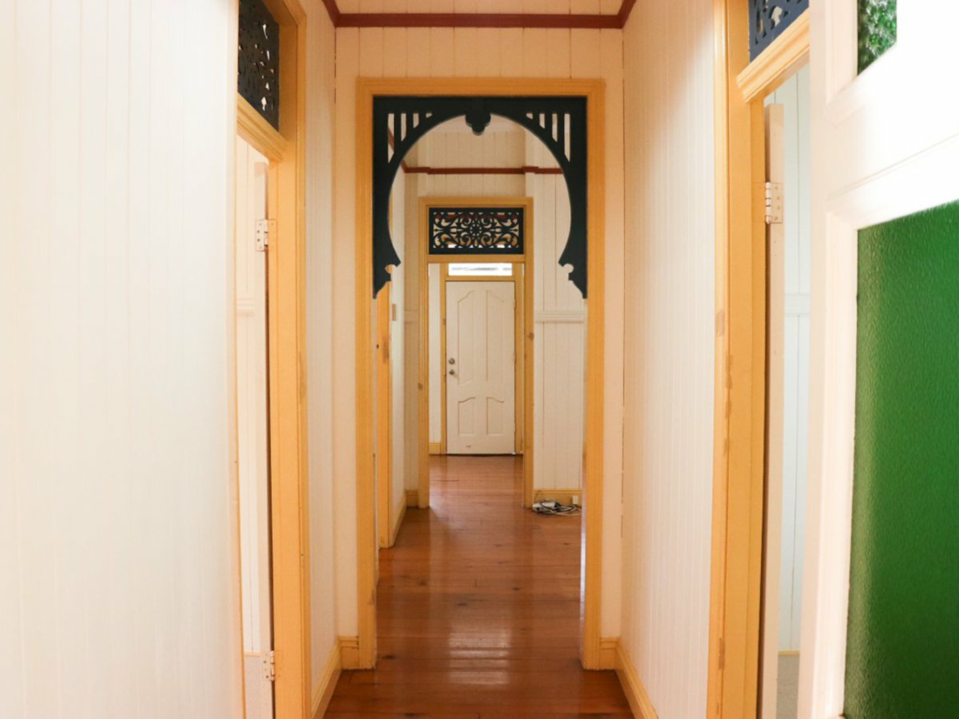 909 Sandgate Road — photo 3 of 12