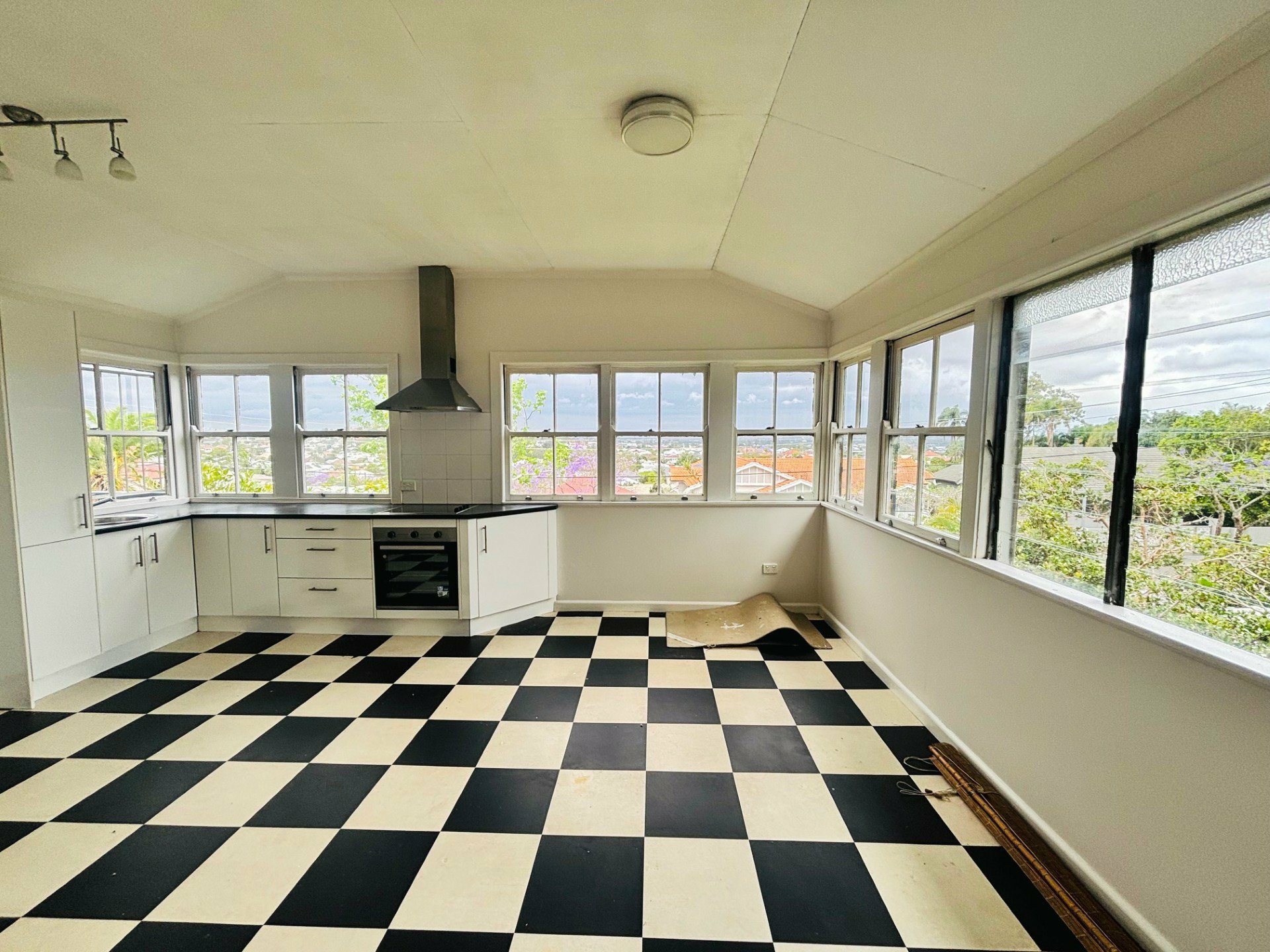5/27 Windermere Road — photo from LJ Hooker Clayfield