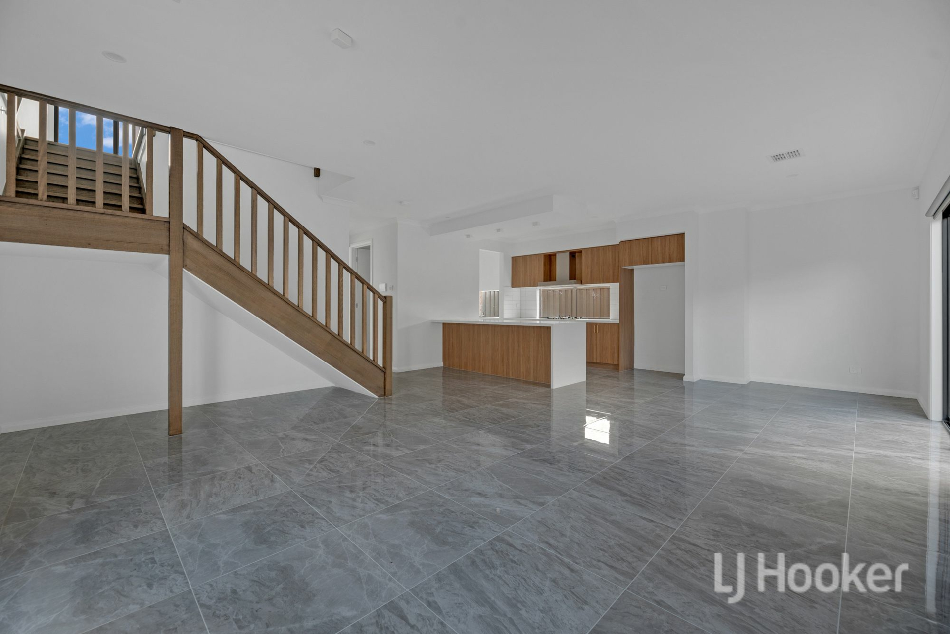 3 gamesley street — photo 5 of 11