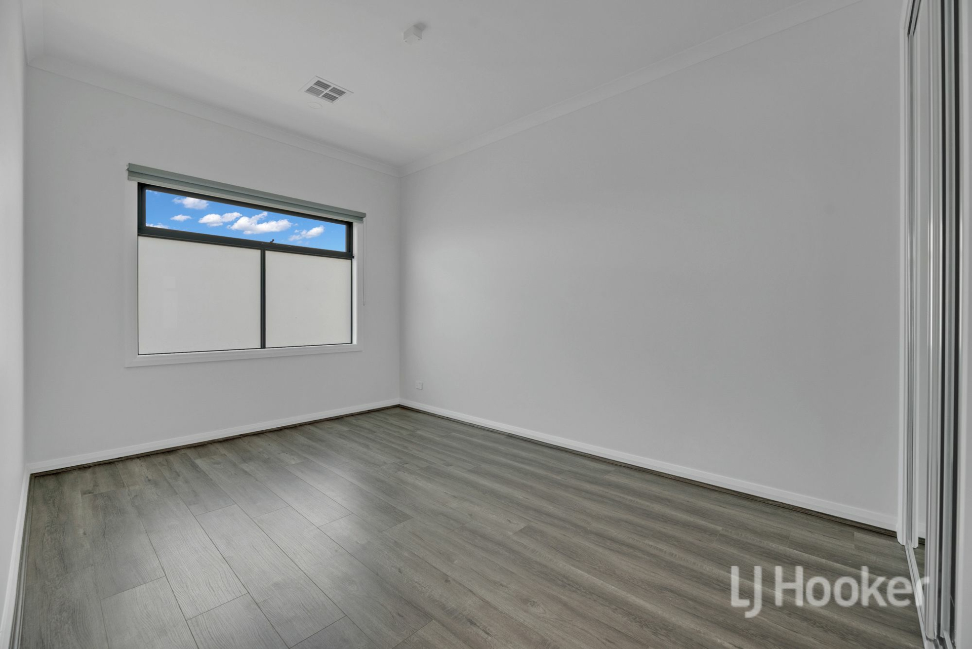 3 gamesley street — photo 6 of 11