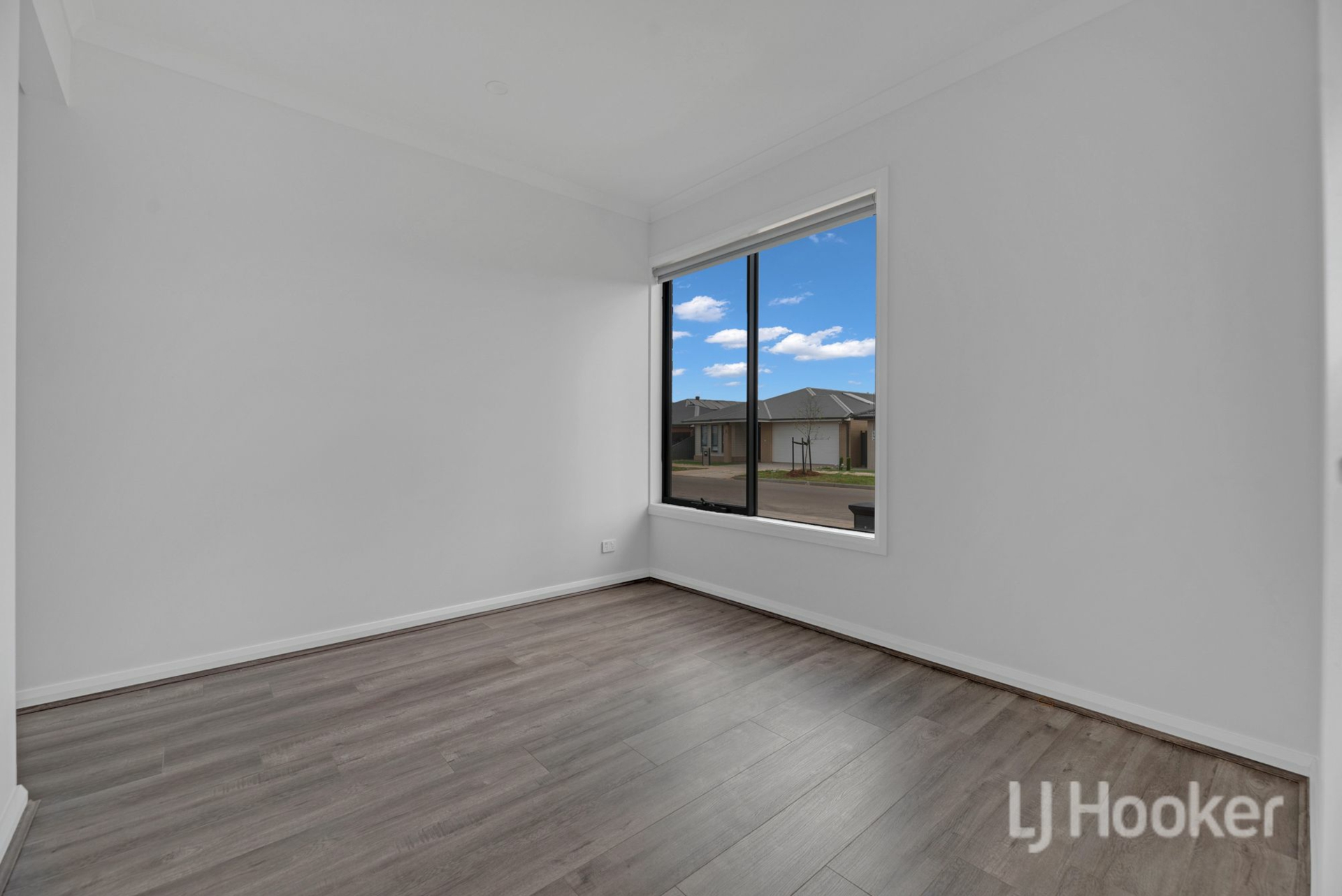 3 gamesley street — photo 8 of 11