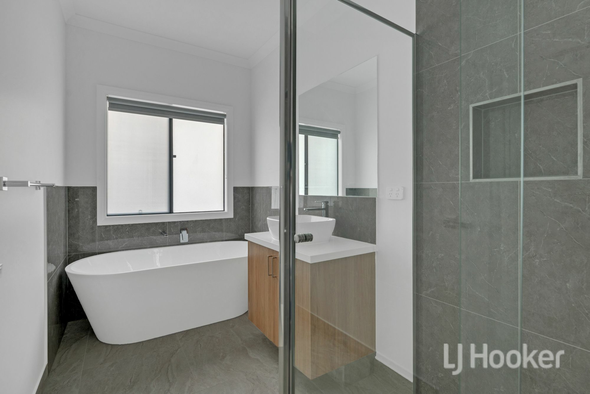 3 gamesley street — photo 10 of 11