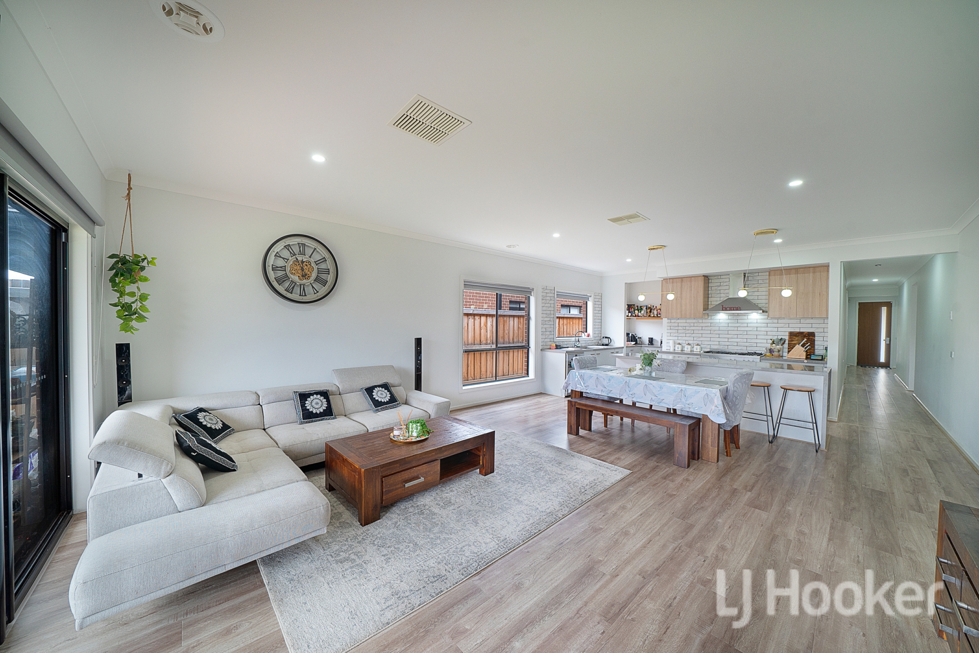 68 Waterbird Circuit, WEIR VIEWS