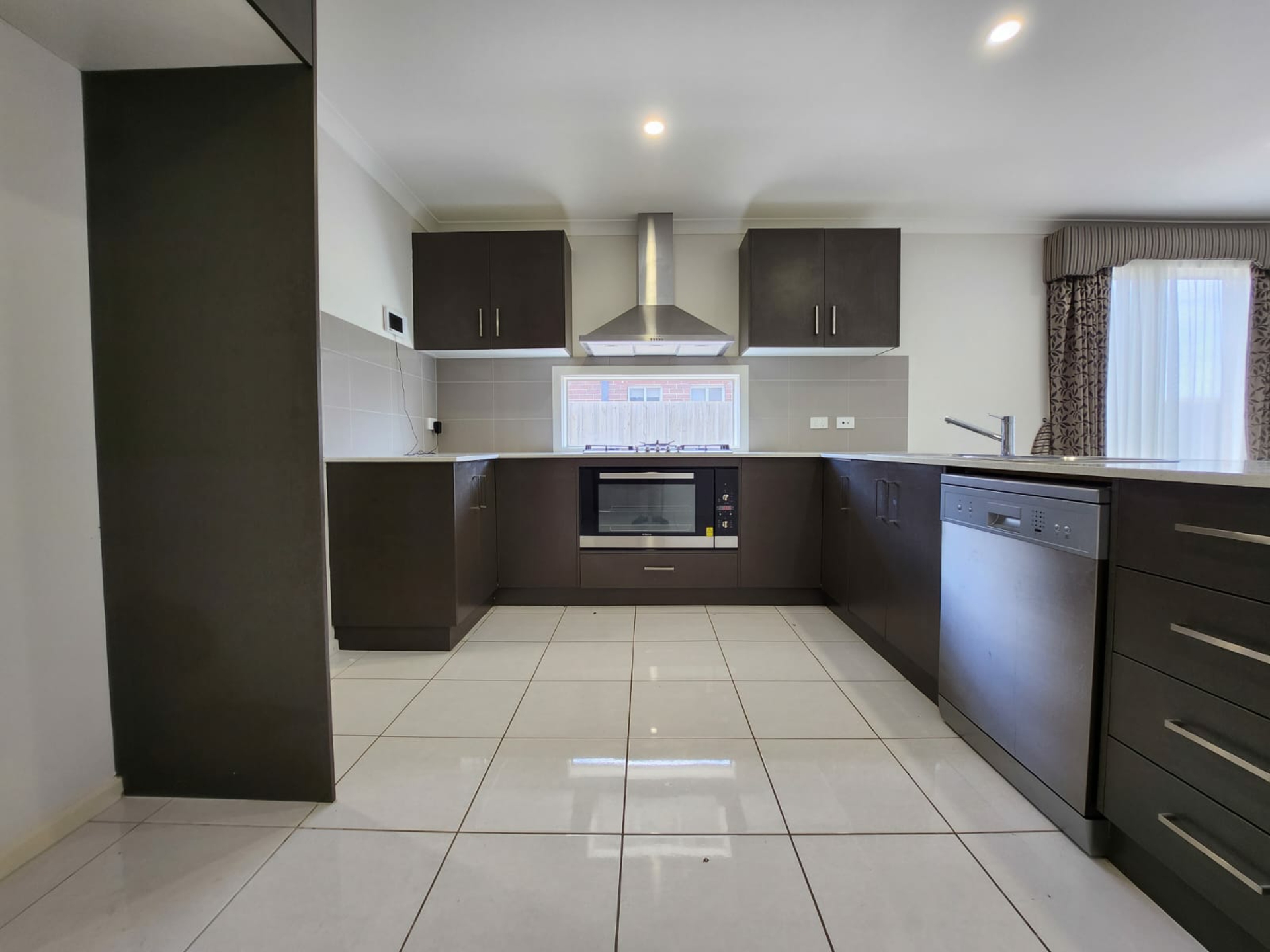 51 Toolern Waters Drive, WEIR VIEWS