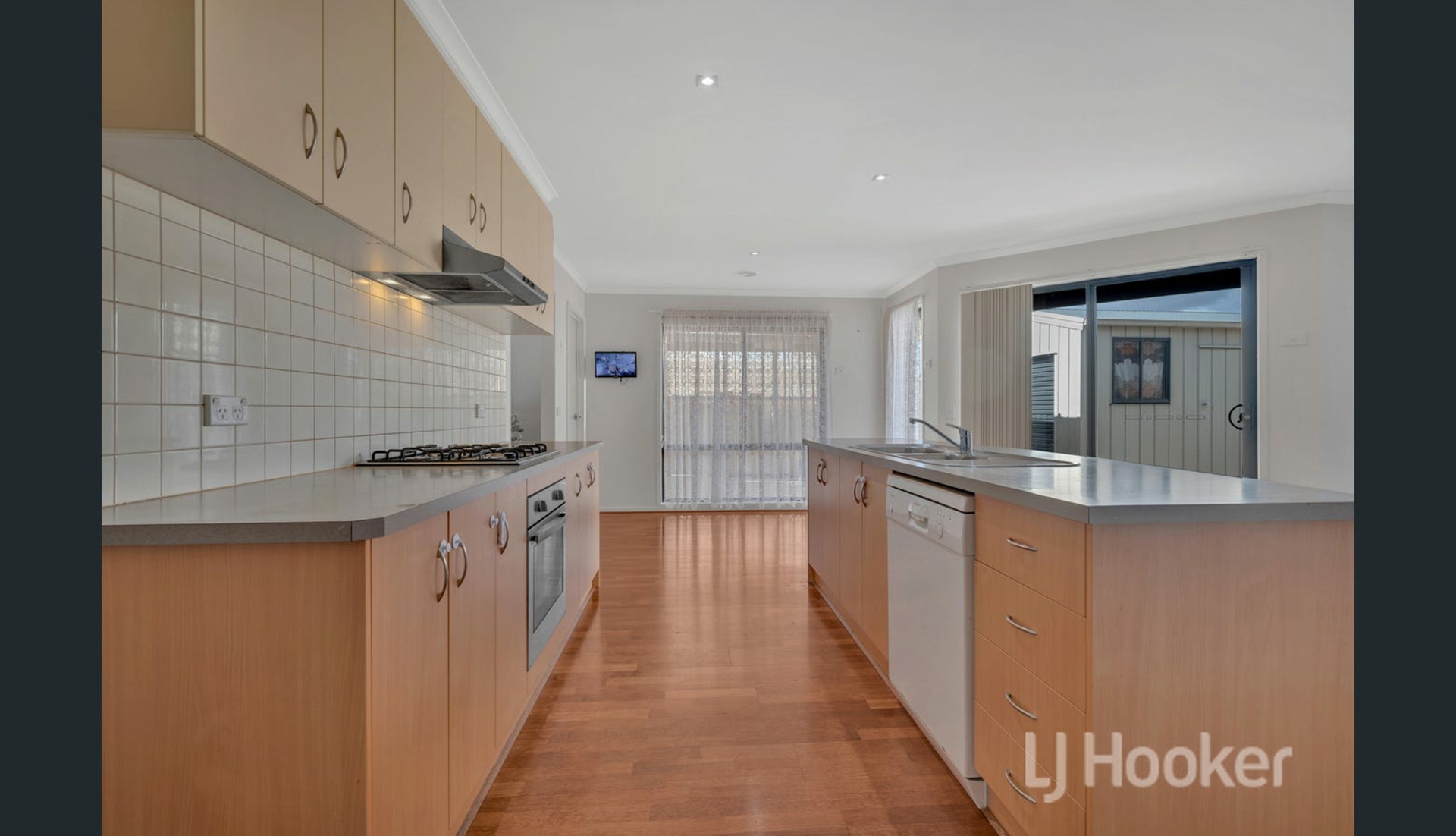 7 Erskine Way, MELTON WEST