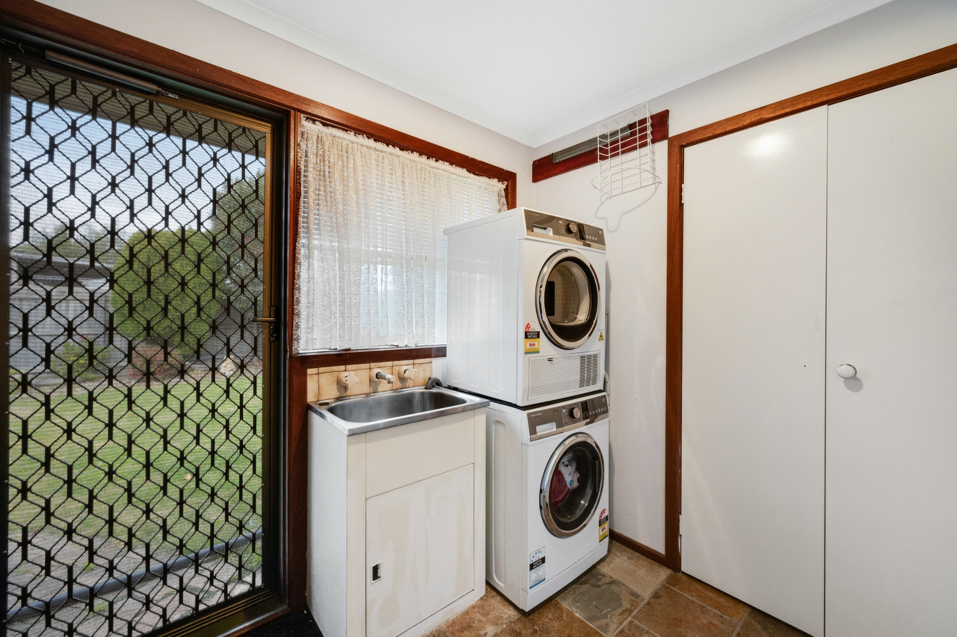 49 Black Dog Drive, BROOKFIELD