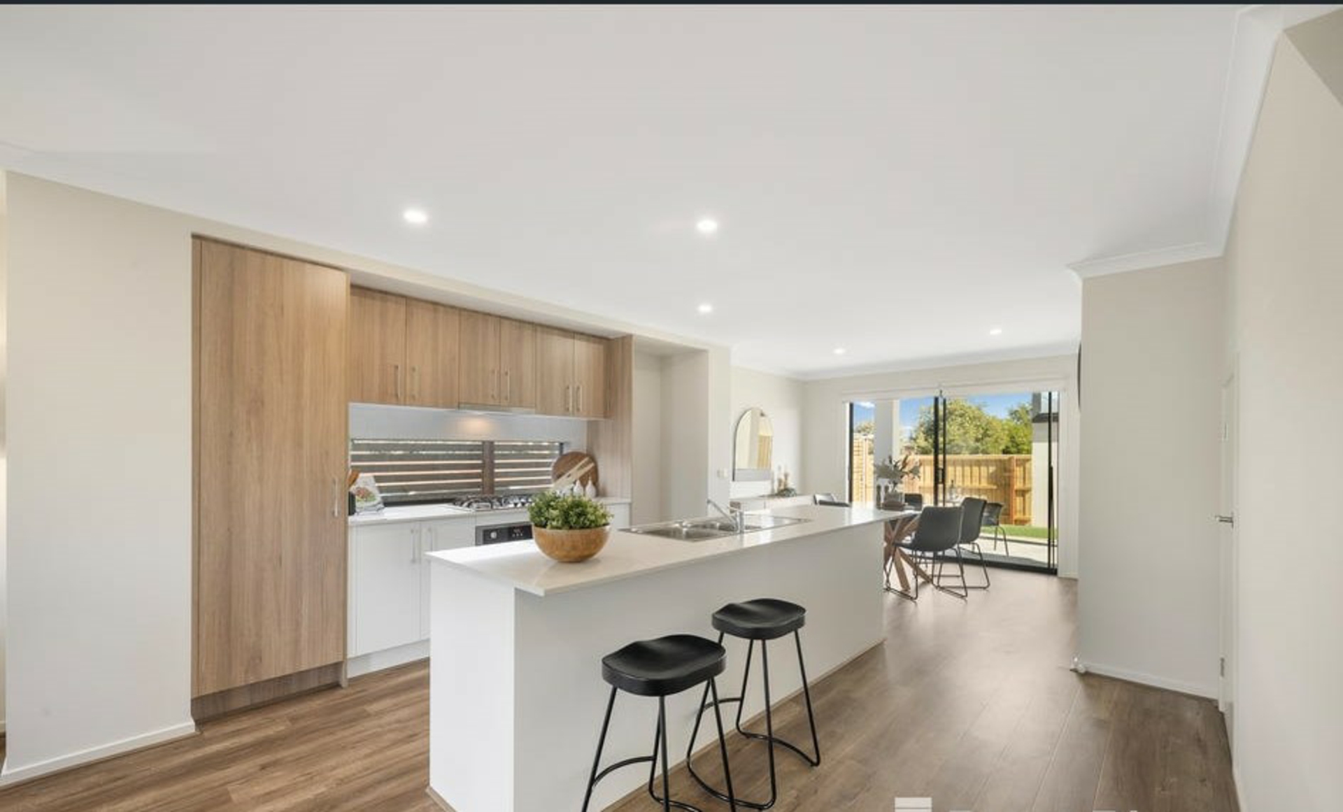 35 Oldbridge Boulevard, WEIR VIEWS