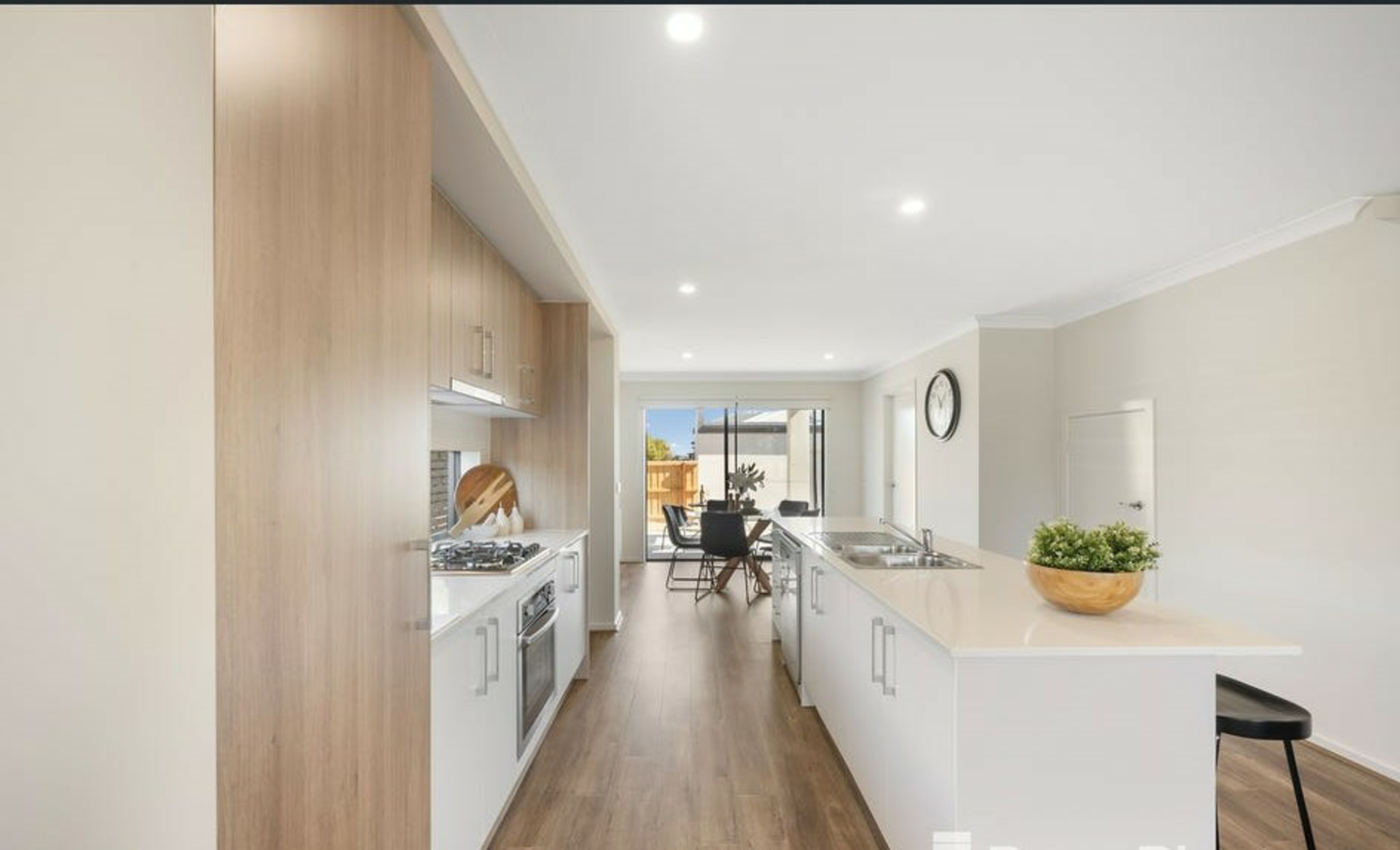 35 Oldbridge Boulevard, WEIR VIEWS
