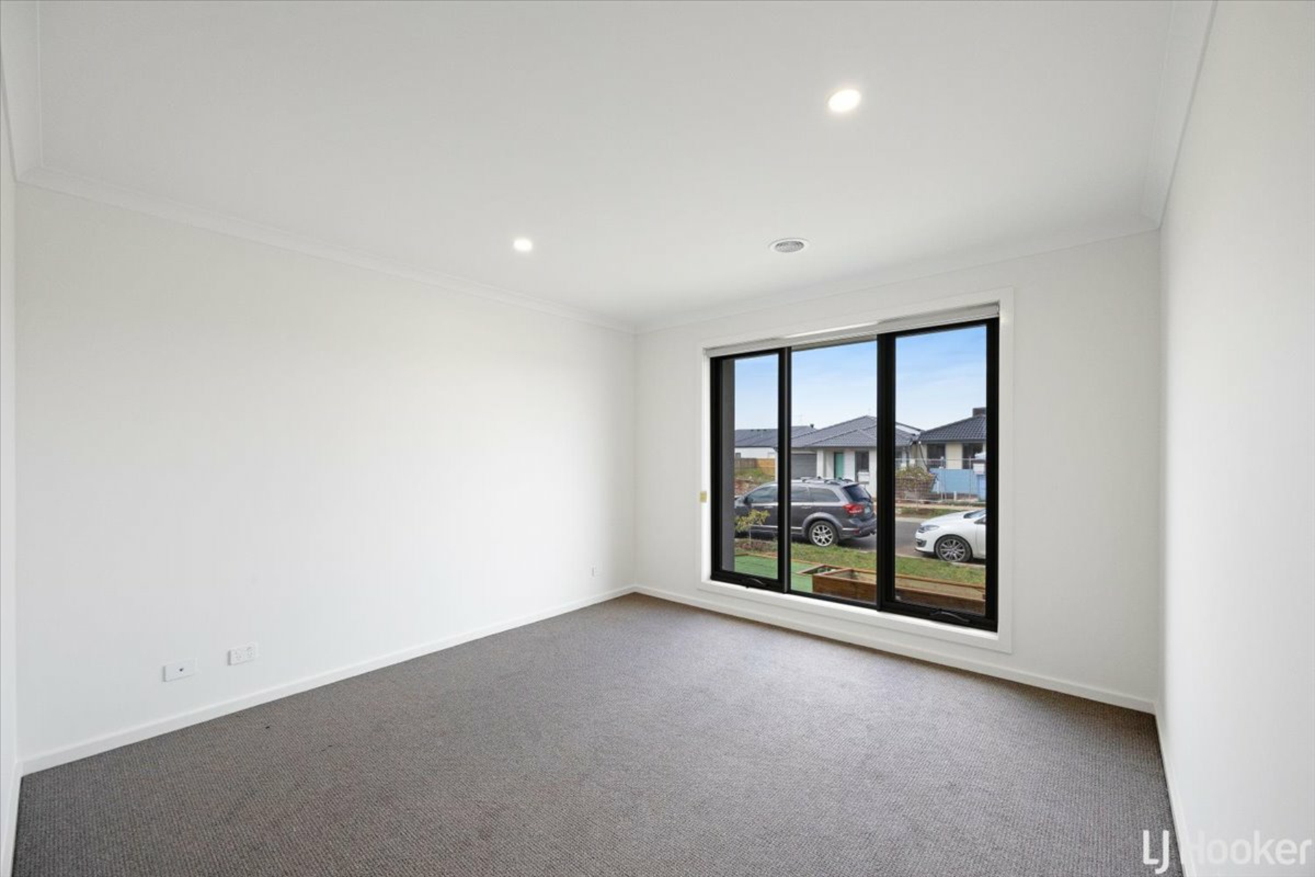 50 Sumac Street — photo 2 of 12