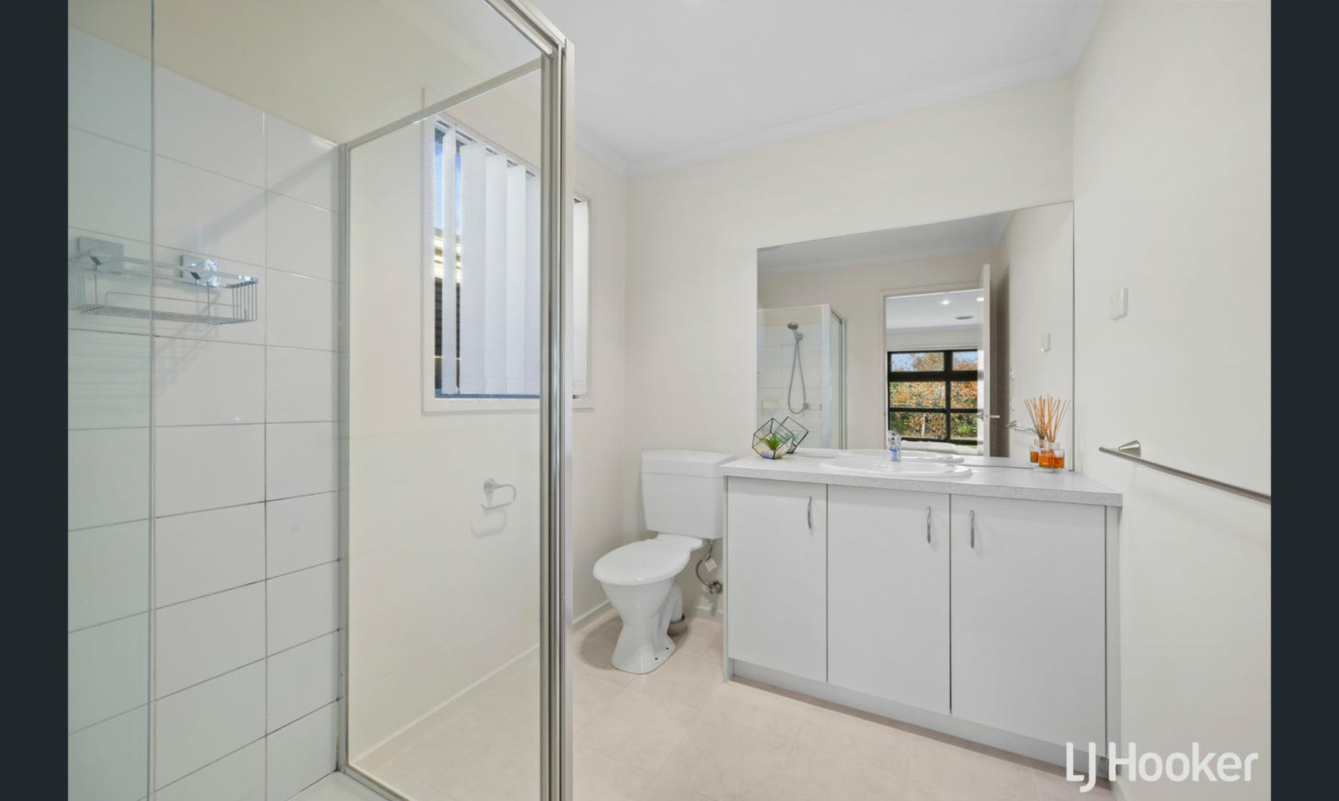 6 Fairhaven Boulevard — photo 4 of 12
