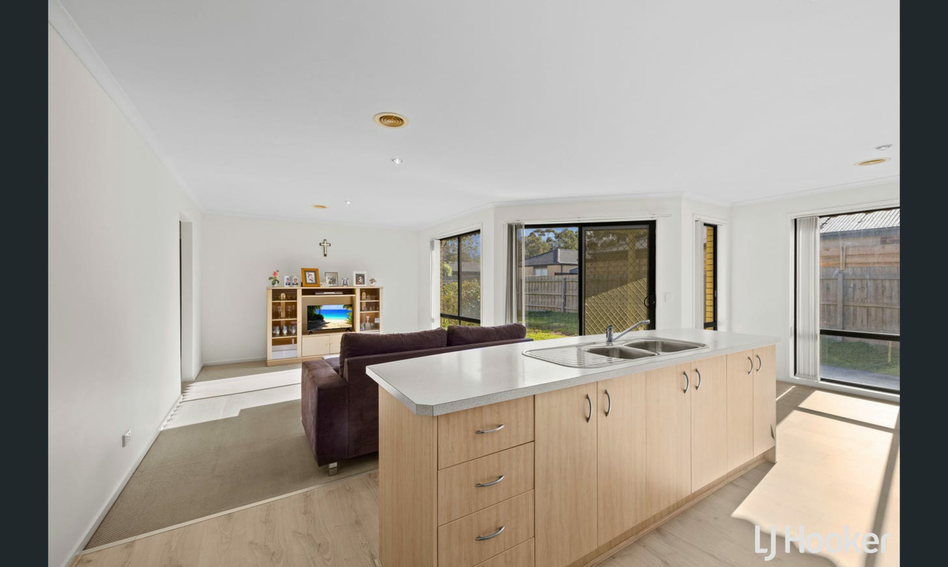 6 Fairhaven Boulevard — photo 6 of 12