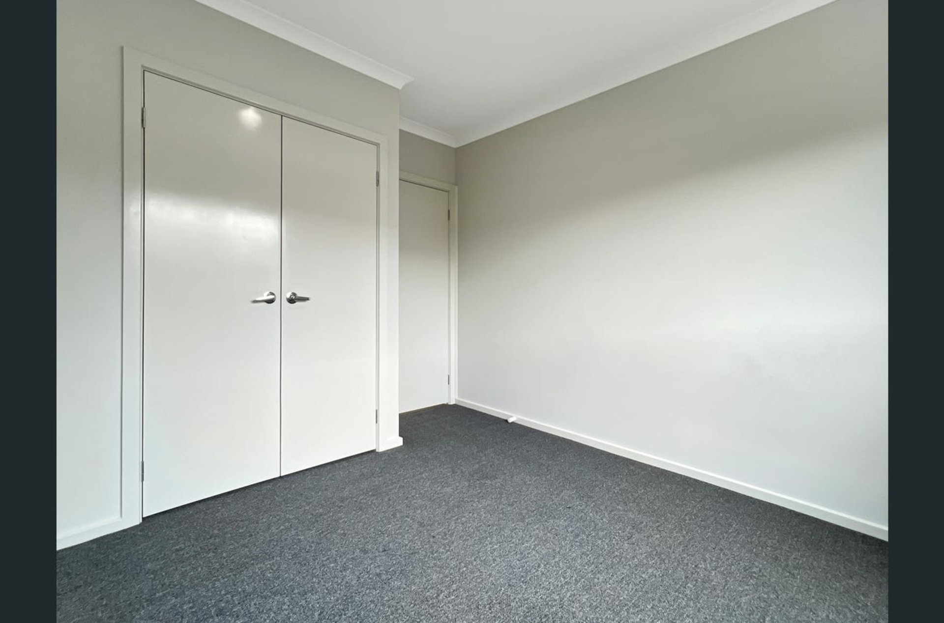 28 Adelong Boulevard — photo 10 of 24