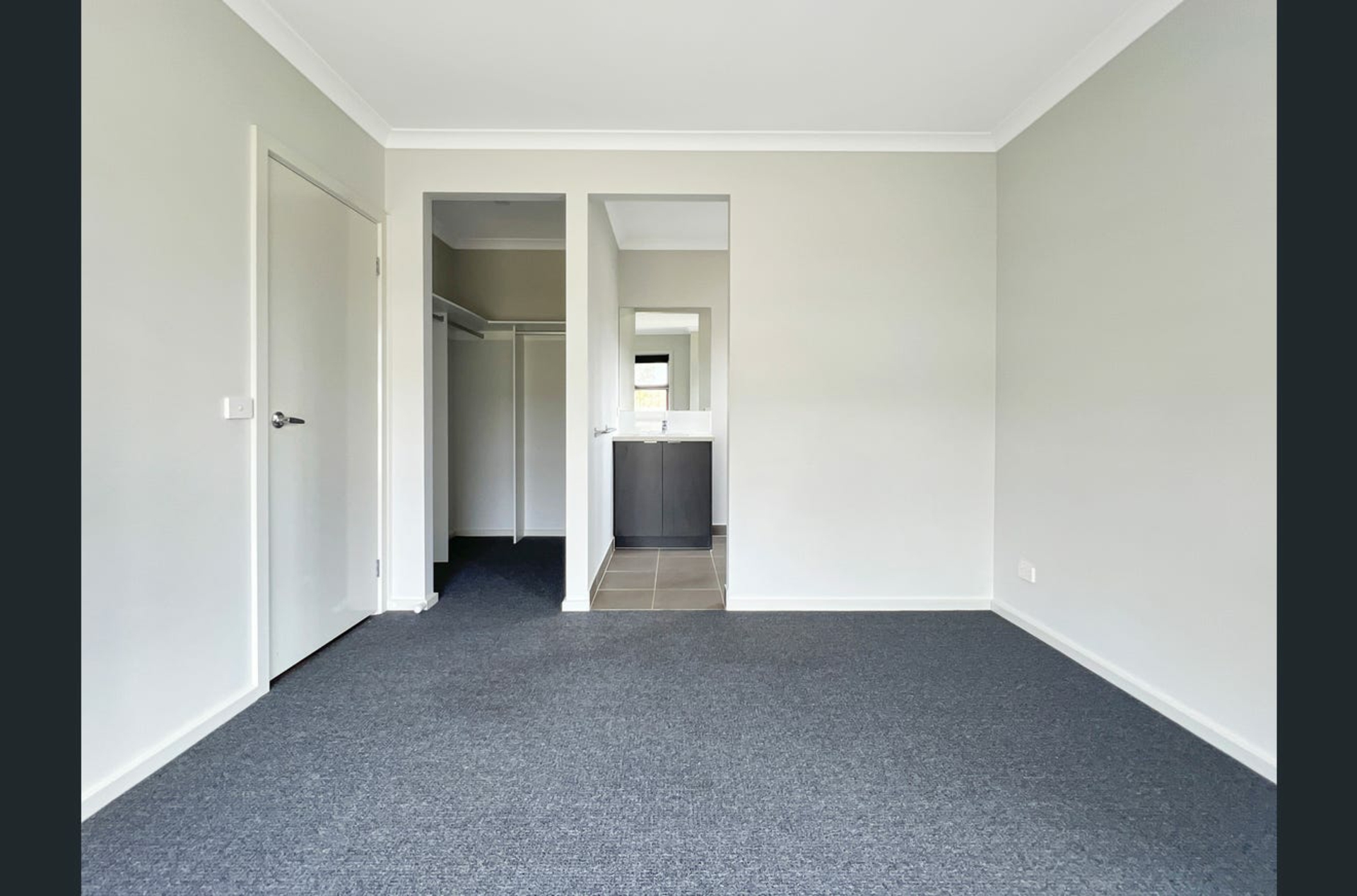 28 Adelong Boulevard — photo 16 of 24