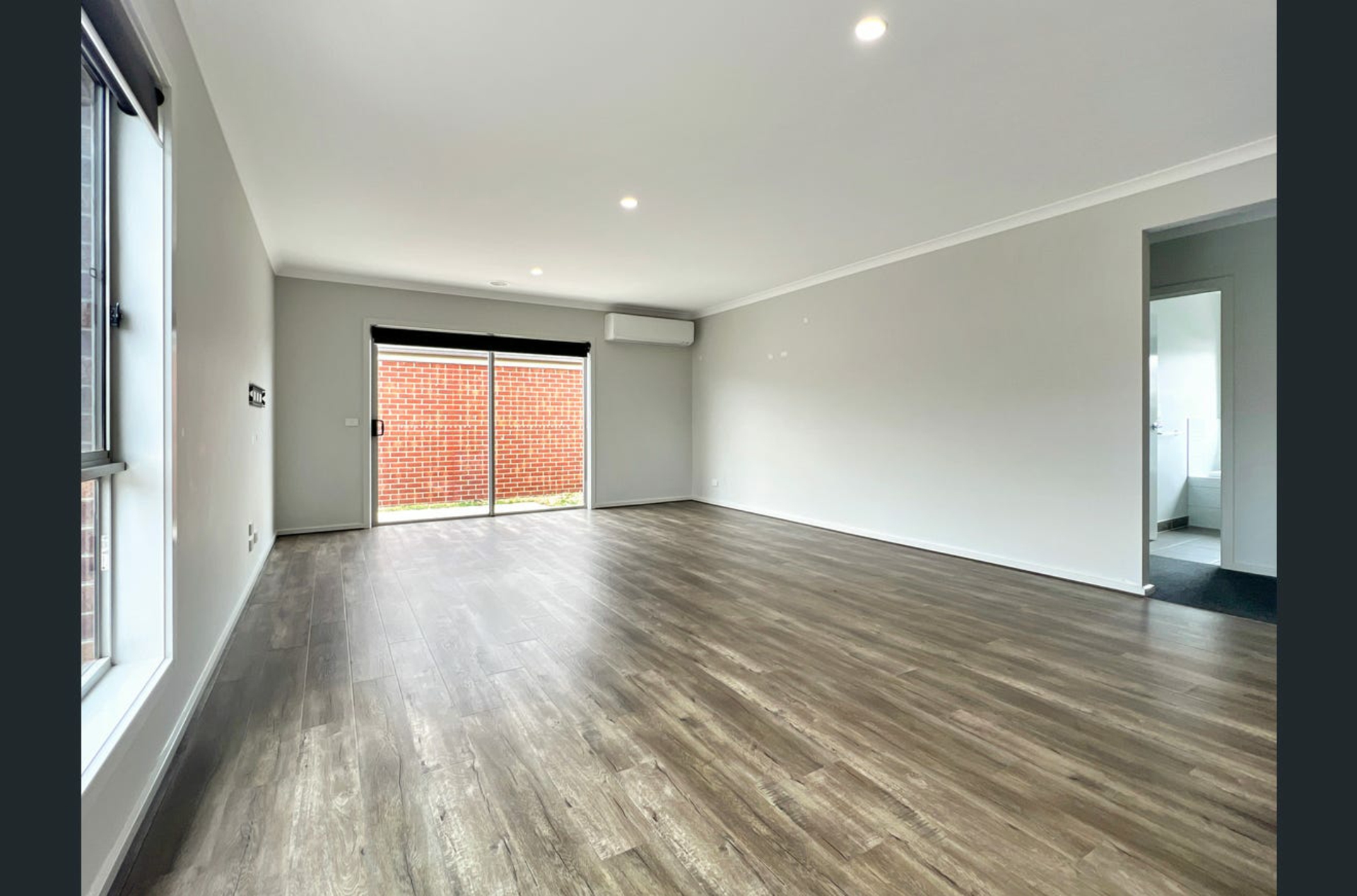 28 Adelong Boulevard — photo 18 of 24