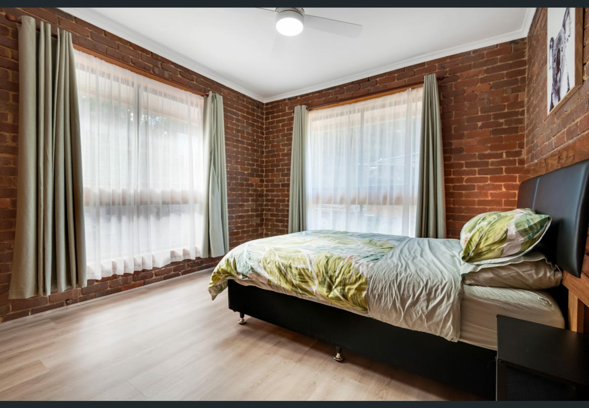 240 Swans Road — photo 3 of 18