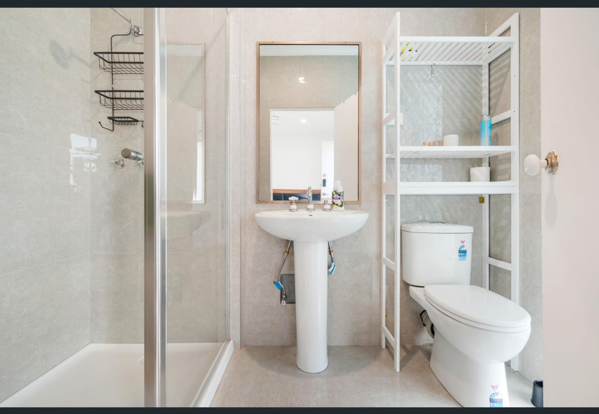 240 Swans Road — photo 4 of 18