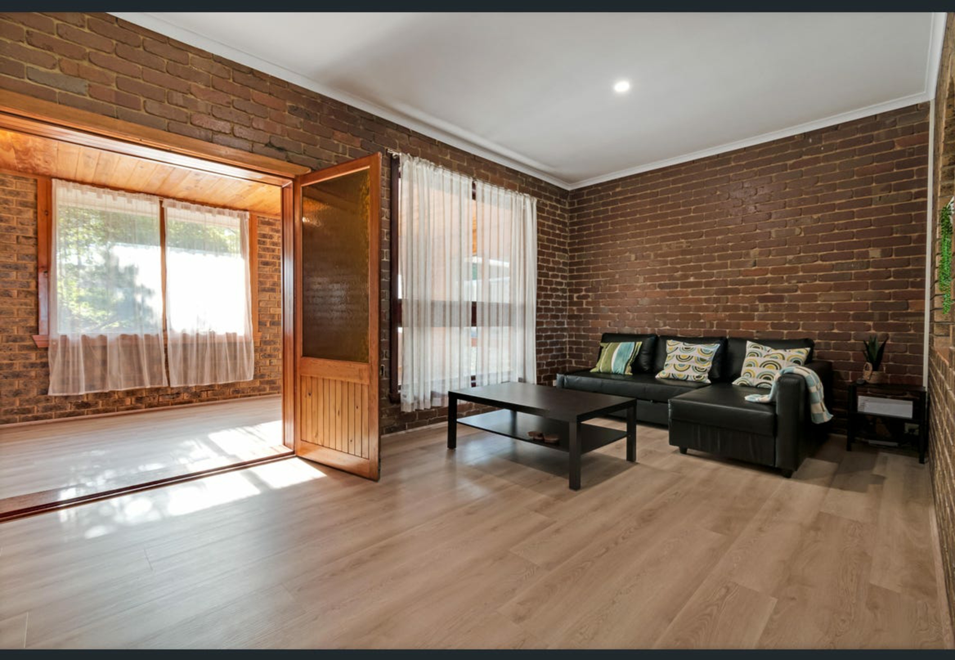 240 Swans Road — photo 10 of 18