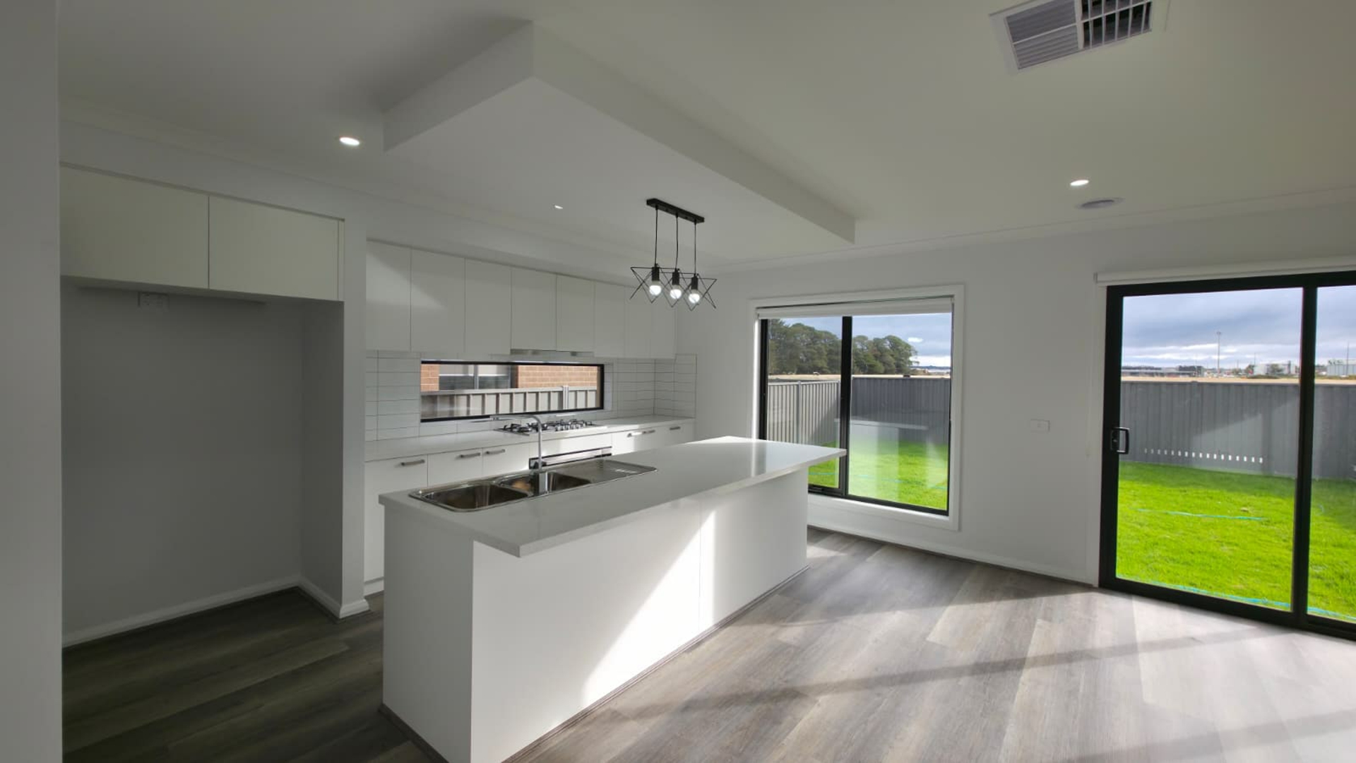 16 Withers Road — photo 12 of 19