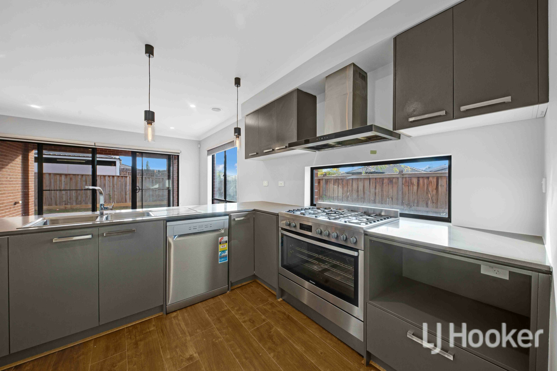 27 Wool Street — photo 5 of 20
