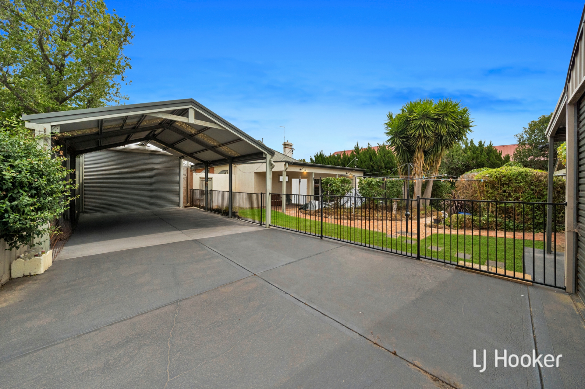 40 Lerderderg street — photo 21 of 25