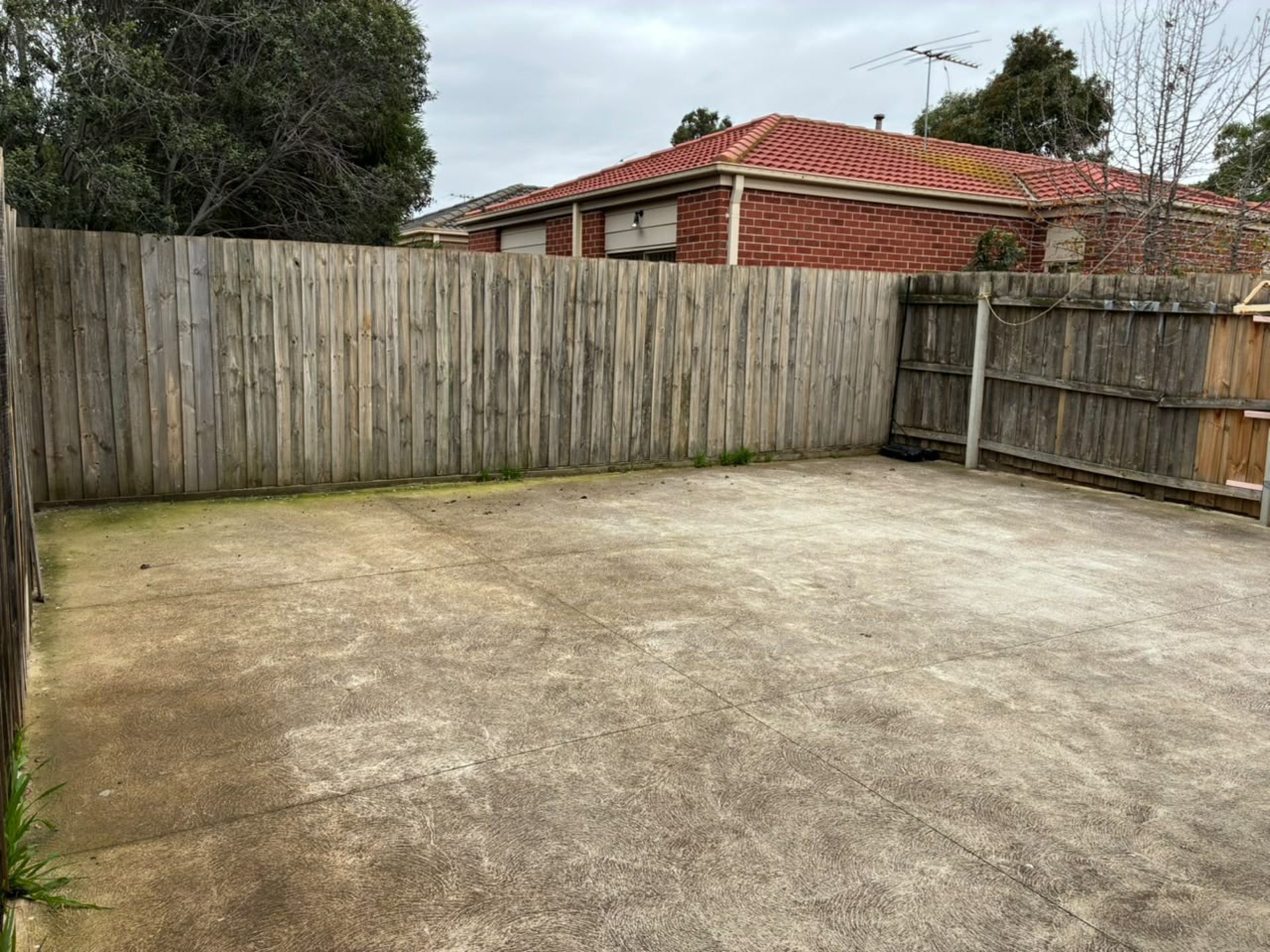 39/17 Crestmont Drive — photo 7 of 7