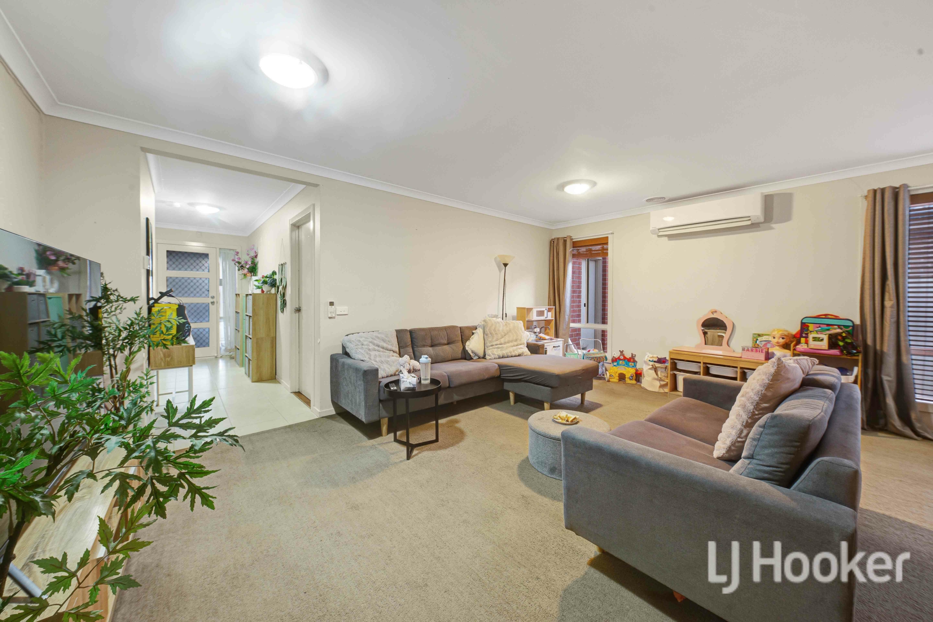 17 Natalie Street — photo 3 of 12