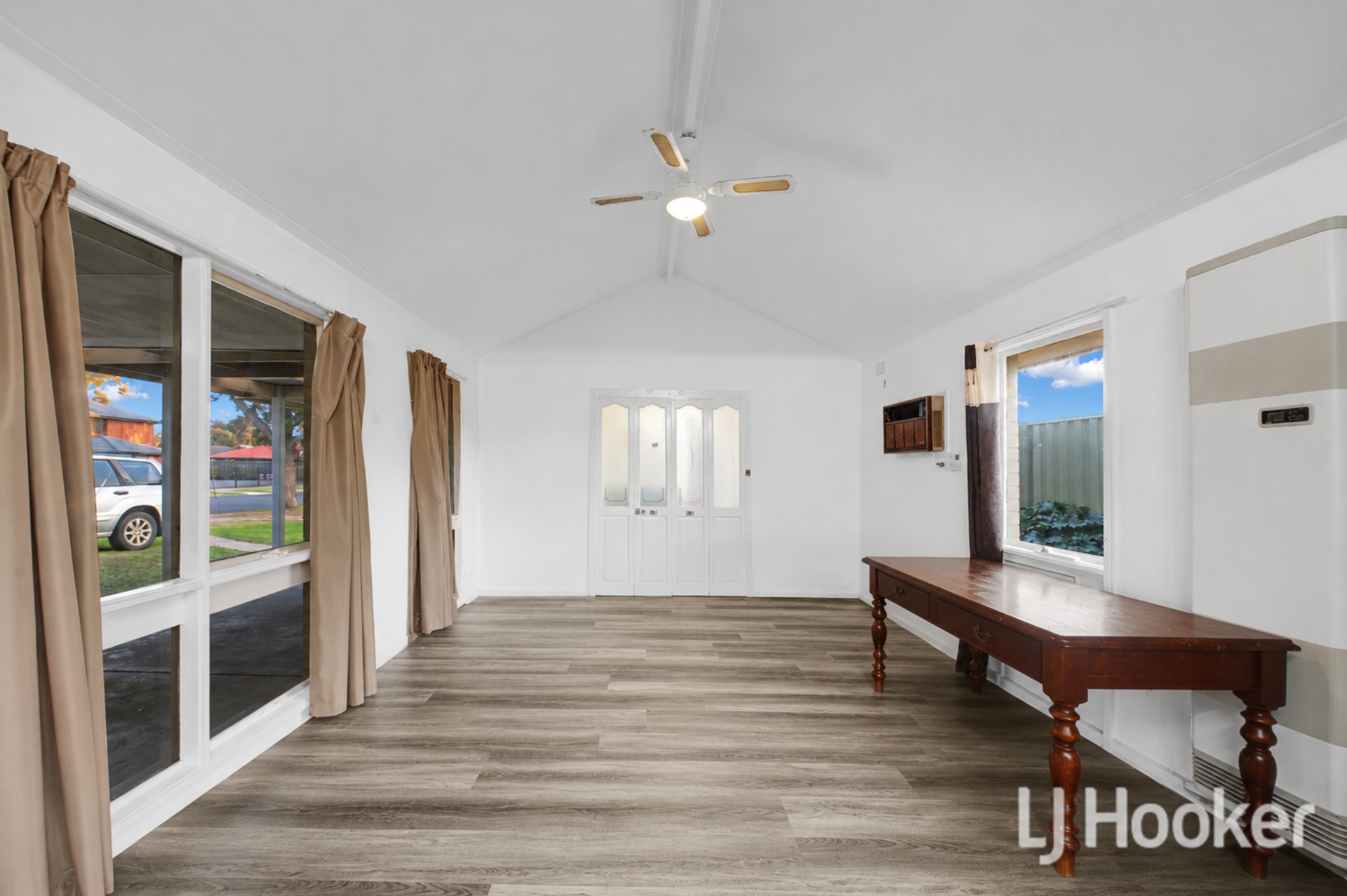 26 Westmelton Drive — photo 4 of 11