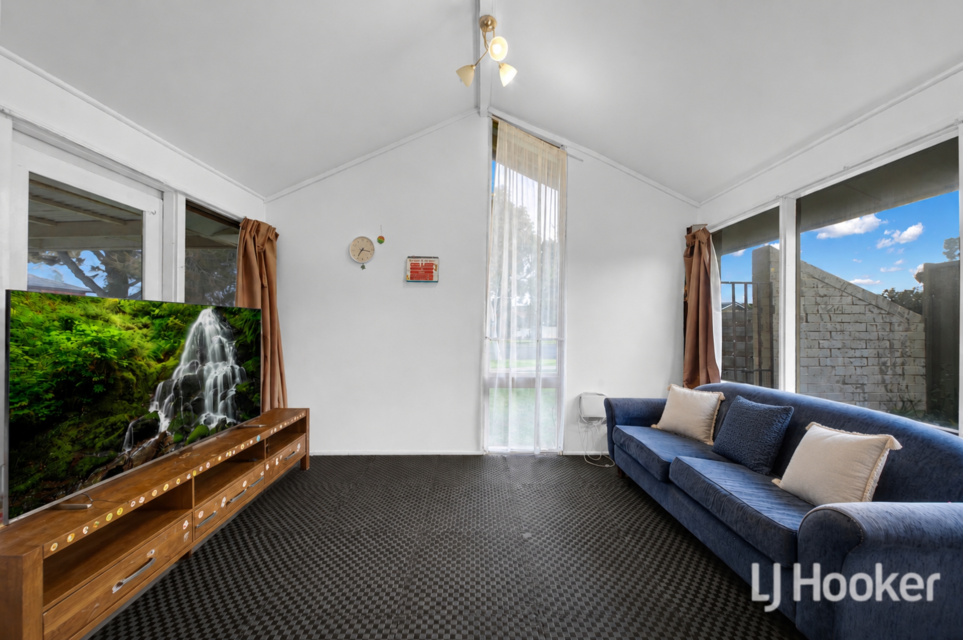26 Westmelton Drive — photo 5 of 11
