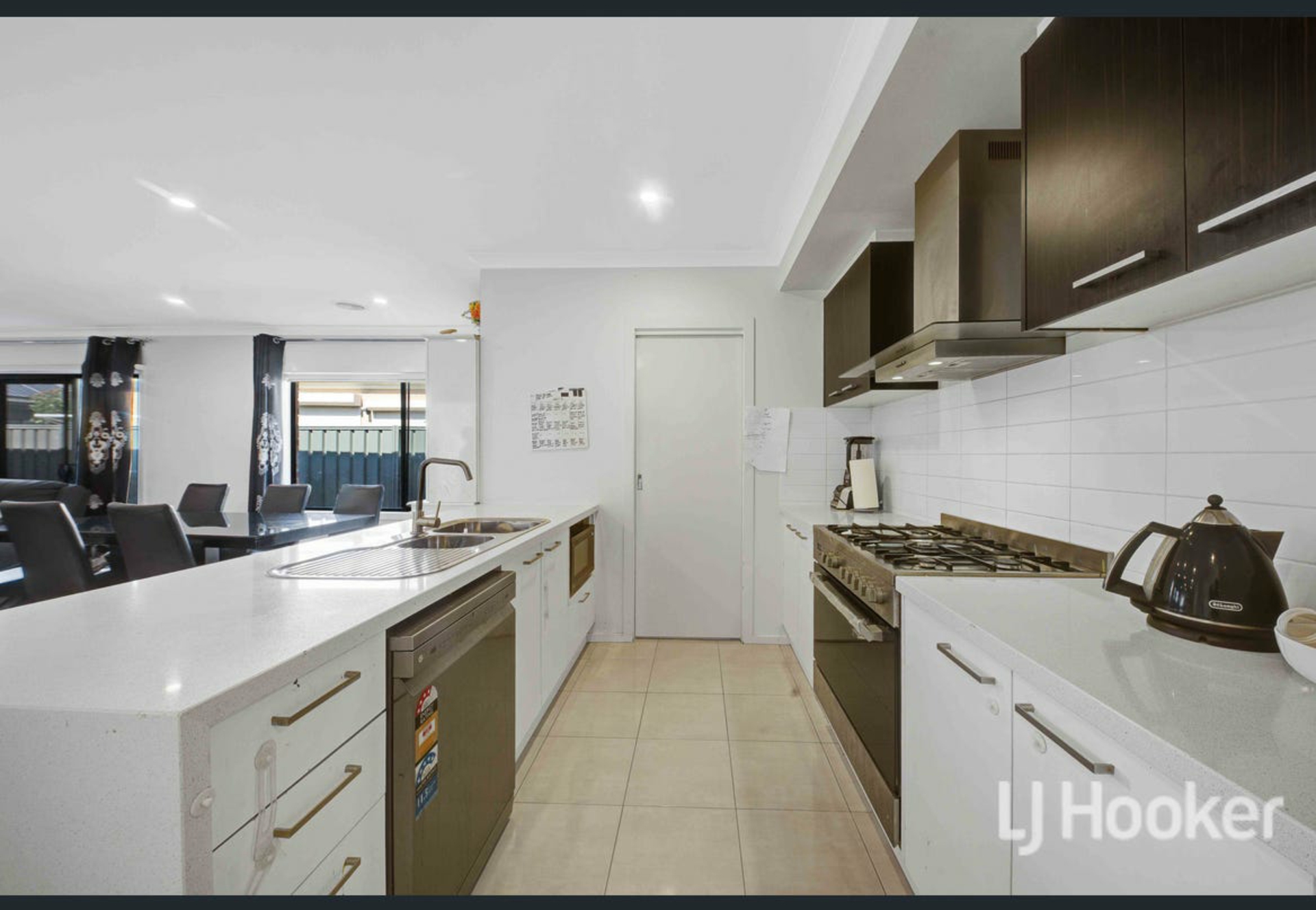 24 Golden Wattle Way — photo 5 of 15