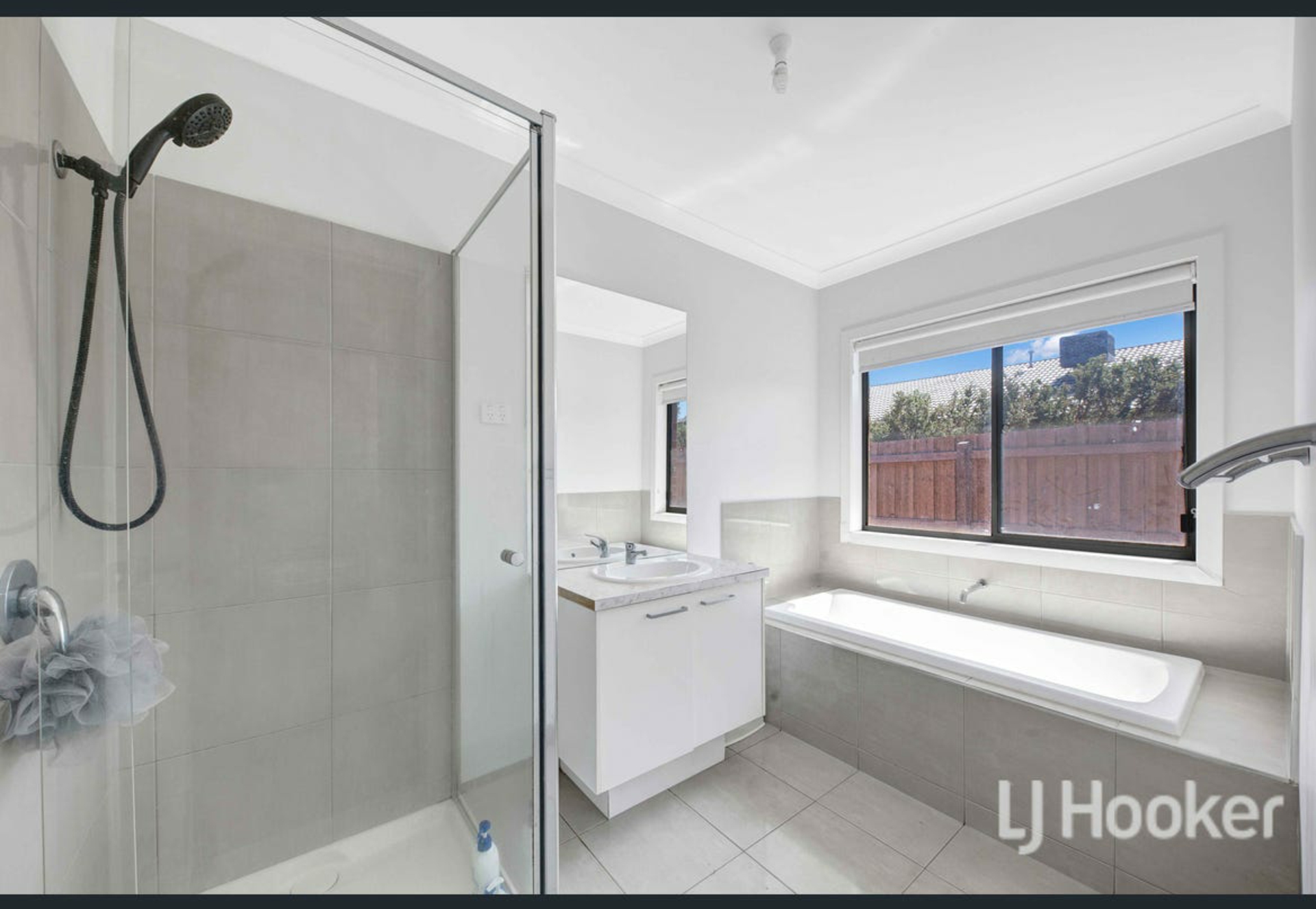 24 Golden Wattle Way — photo 10 of 15