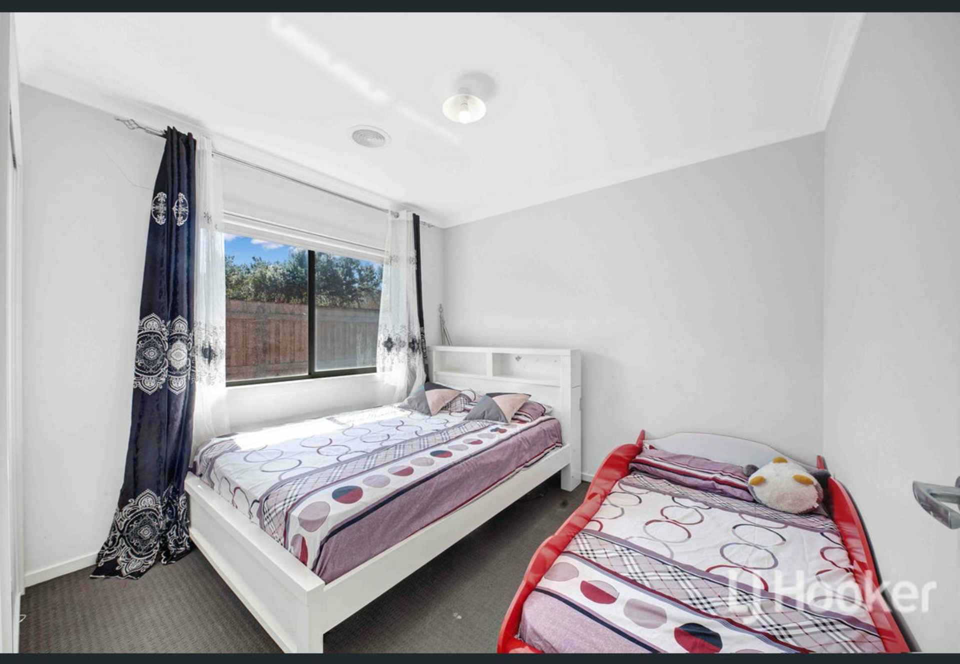 24 Golden Wattle Way — photo 11 of 15