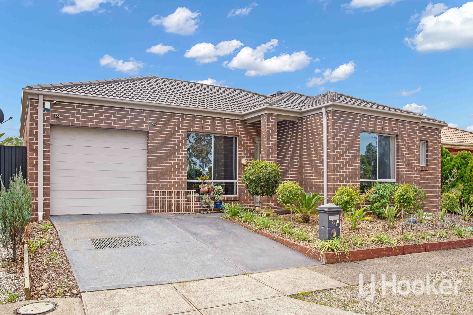 2/1 Glencoe Street — photo from LJ Hooker Melton