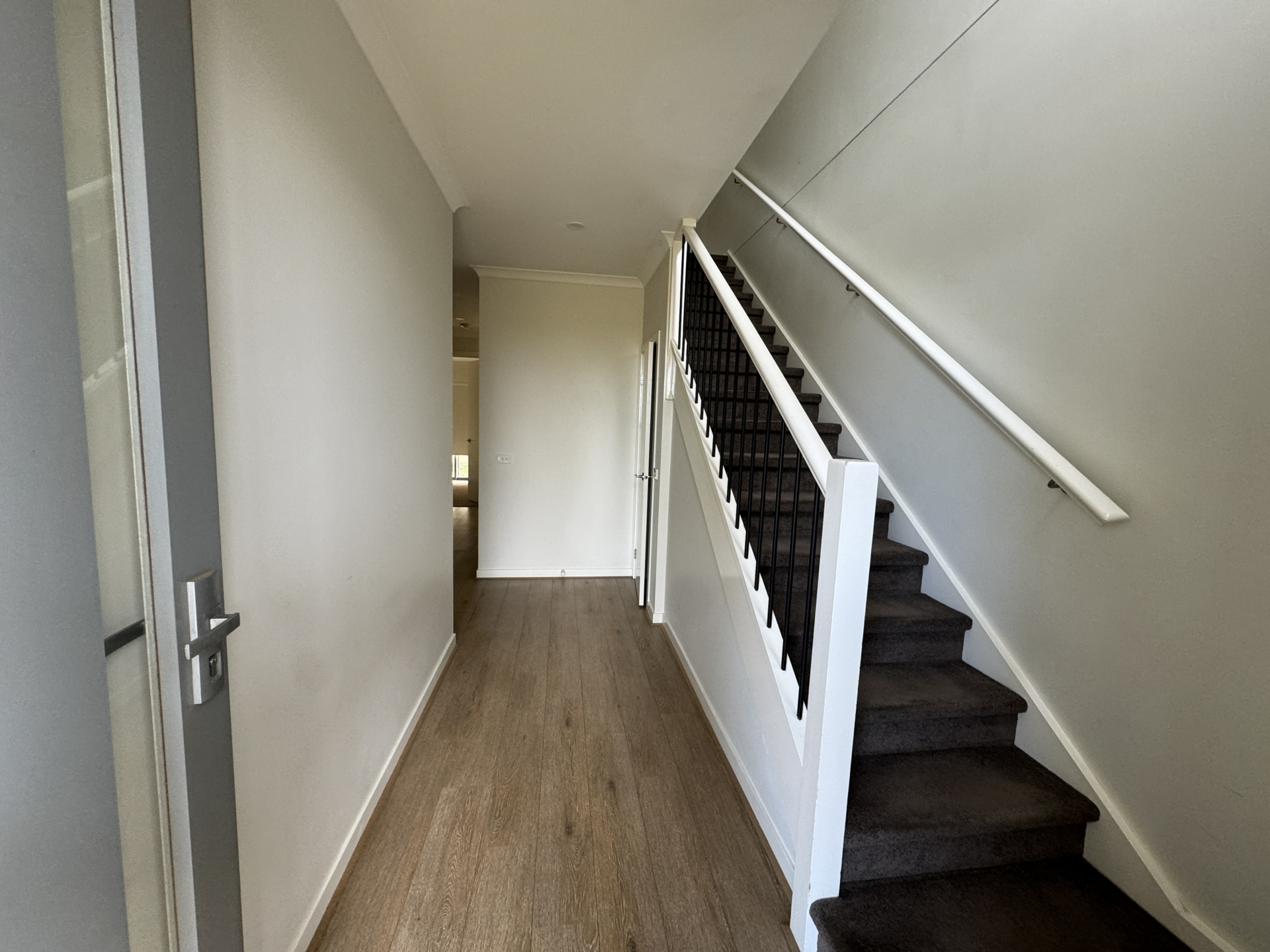 62 Fulham Crescent — photo 2 of 16
