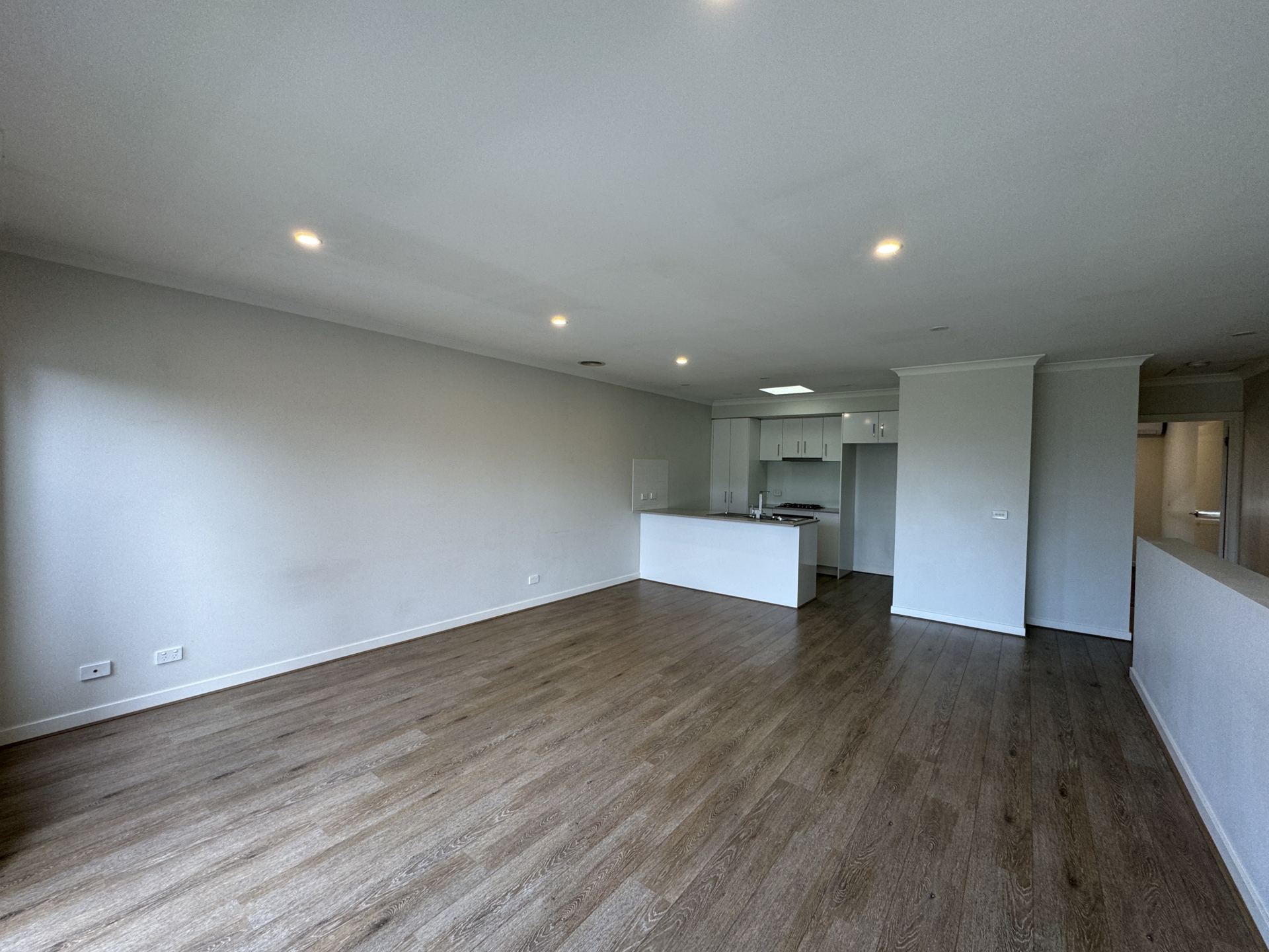 62 Fulham Crescent — photo 12 of 16