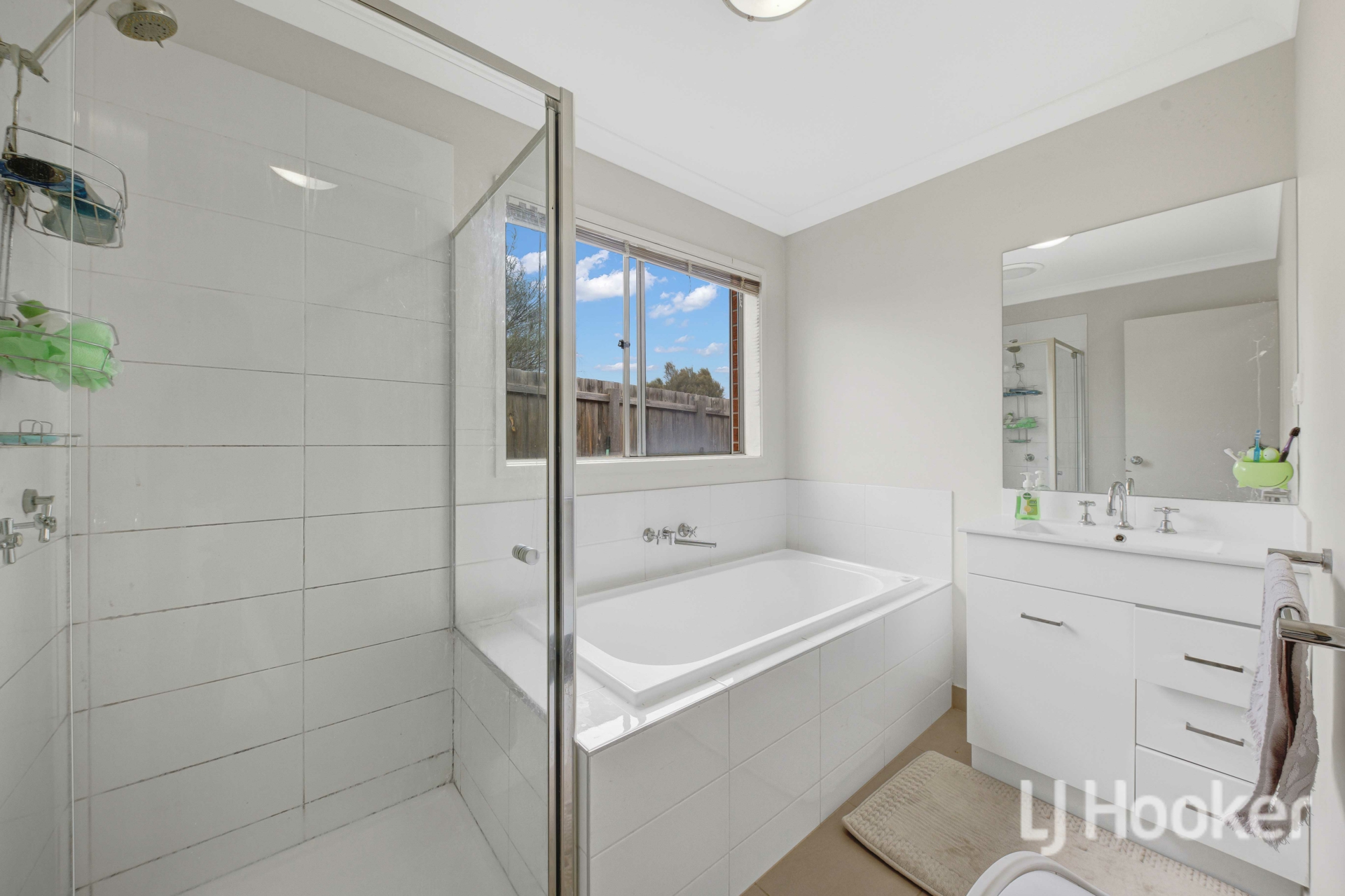 4 Hart Crescent — photo 5 of 13