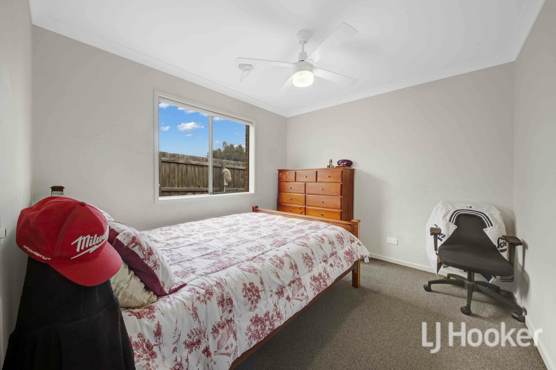 4 Hart Crescent — photo 10 of 13