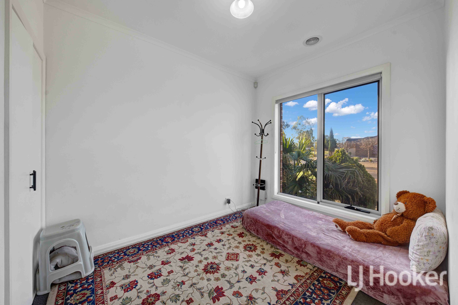 35 Kirkton Drive — photo 9 of 10