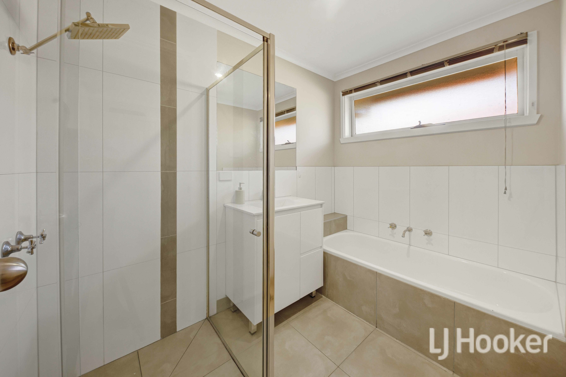 55 Dunvegan Drive — photo 5 of 12