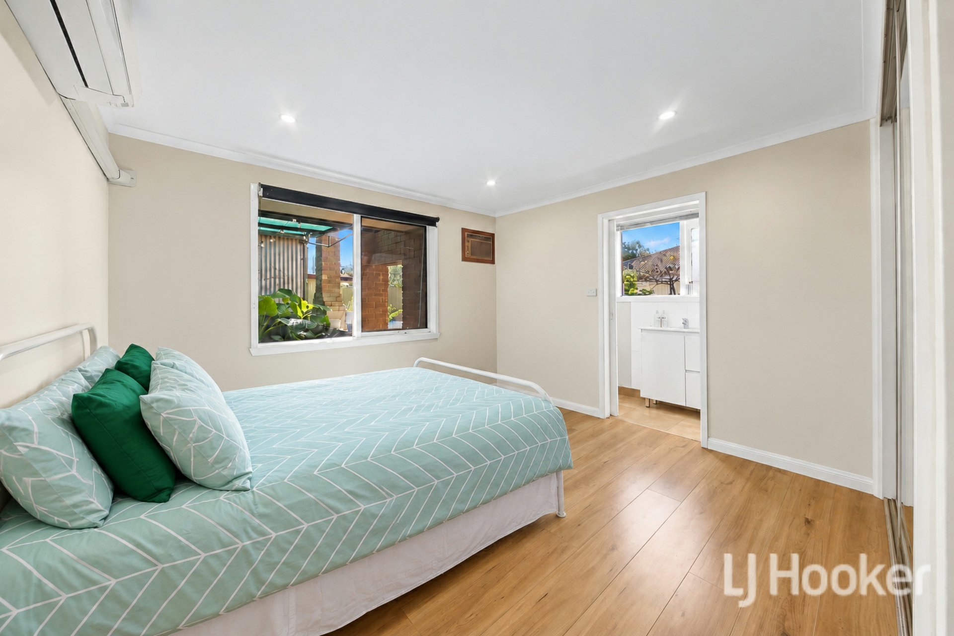 55 Dunvegan Drive — photo 7 of 12