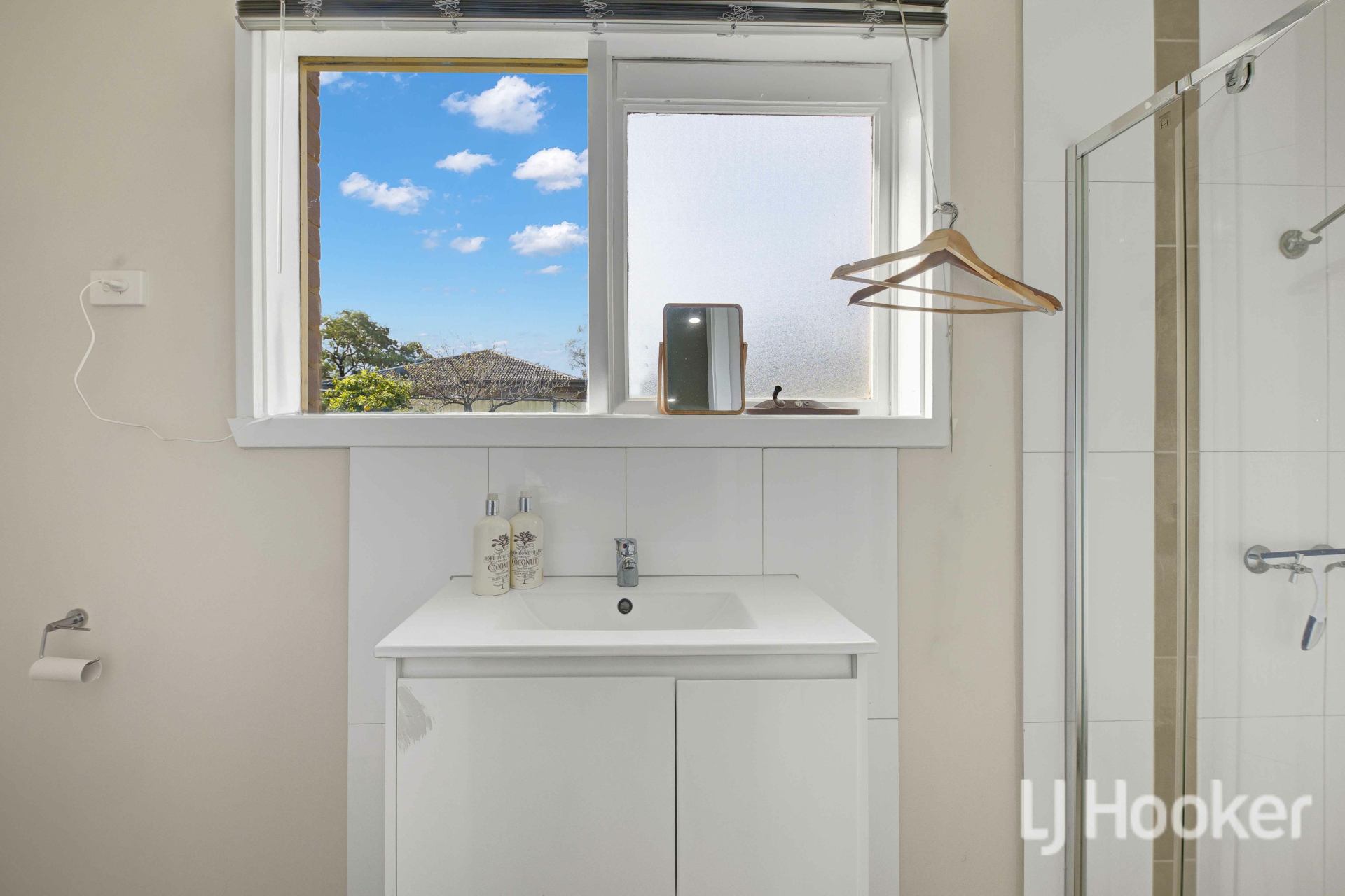55 Dunvegan Drive — photo 8 of 12