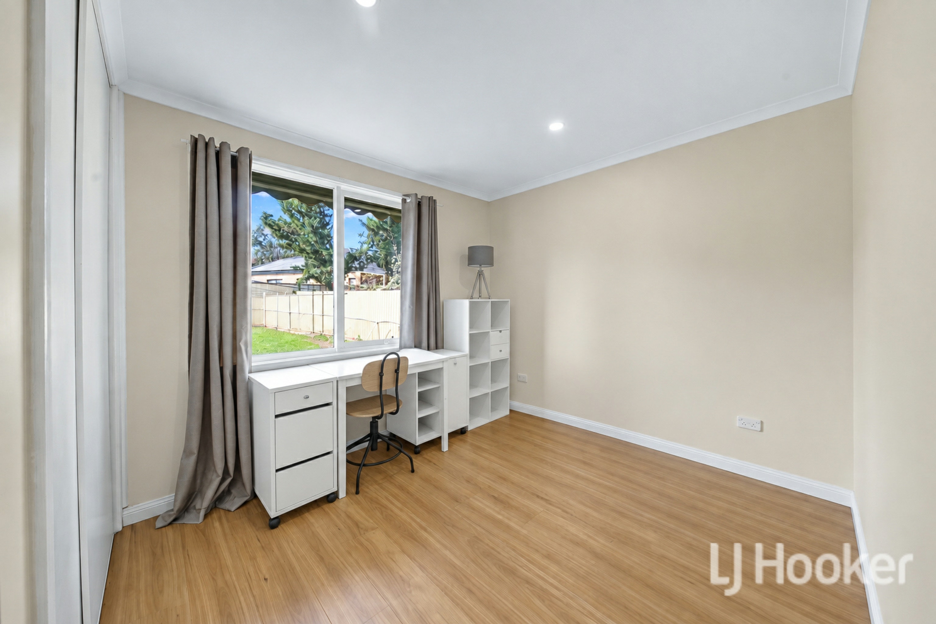 55 Dunvegan Drive — photo 9 of 12