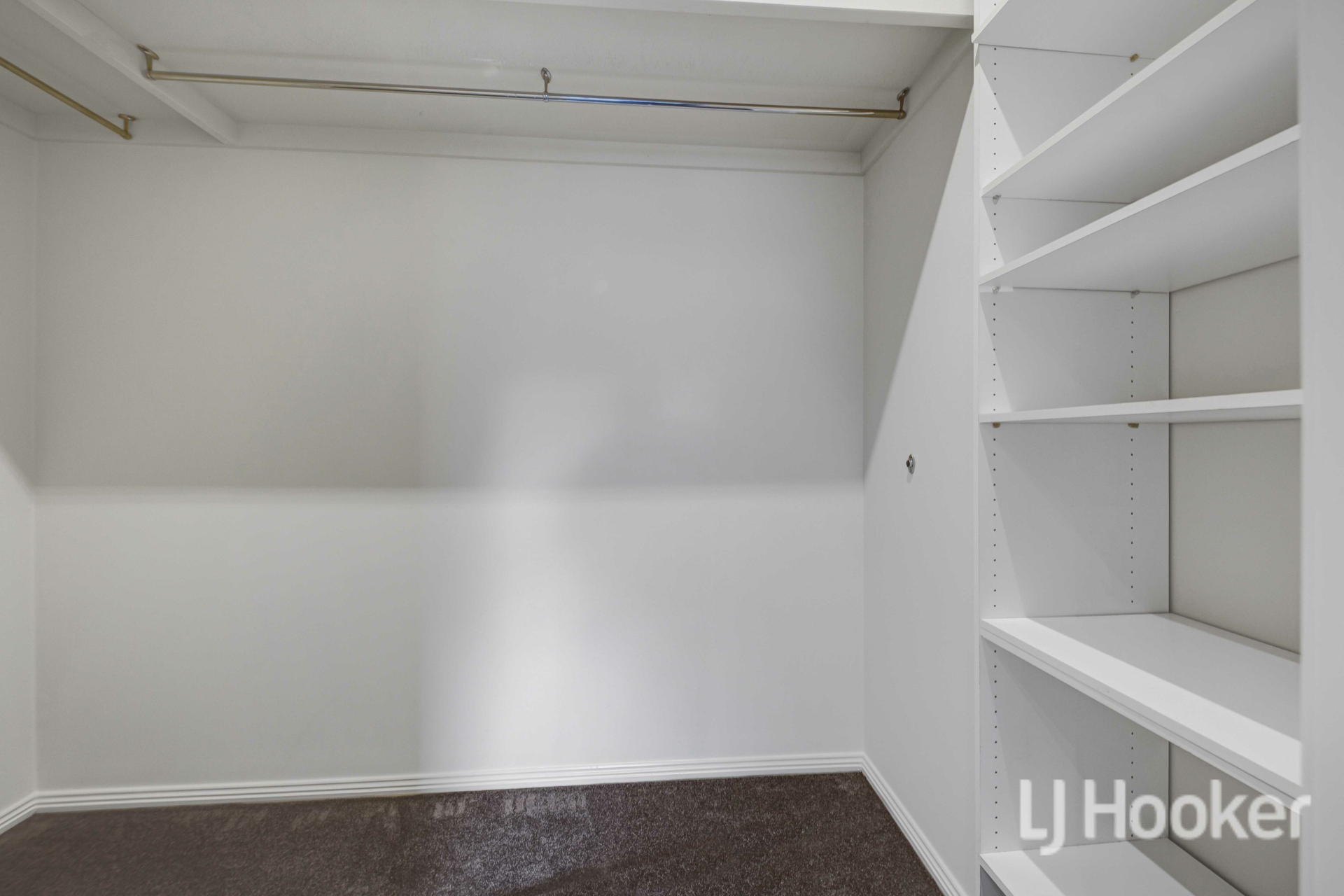 419 Sherrard Street — photo 12 of 18