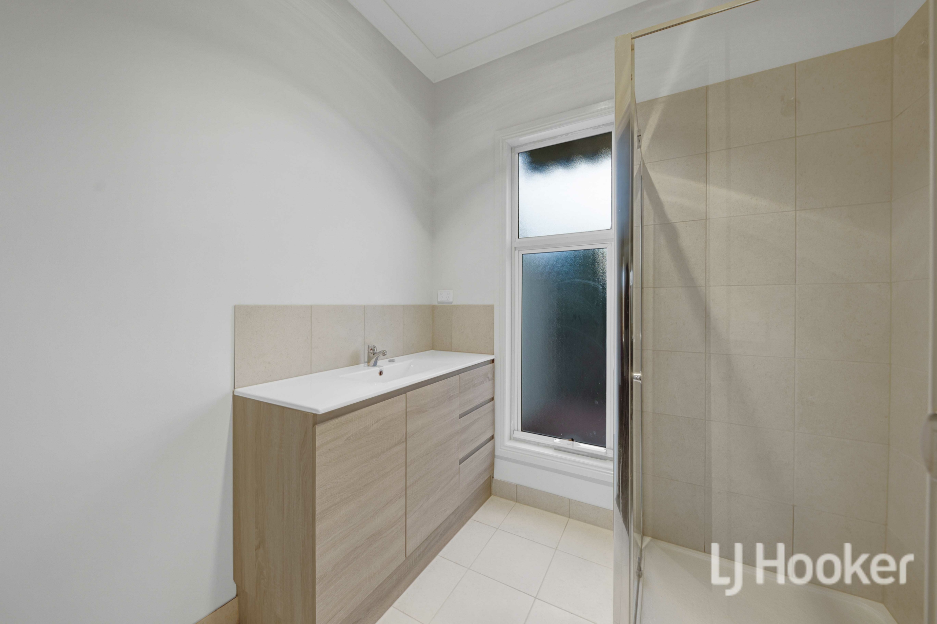 419 Sherrard Street — photo 13 of 18