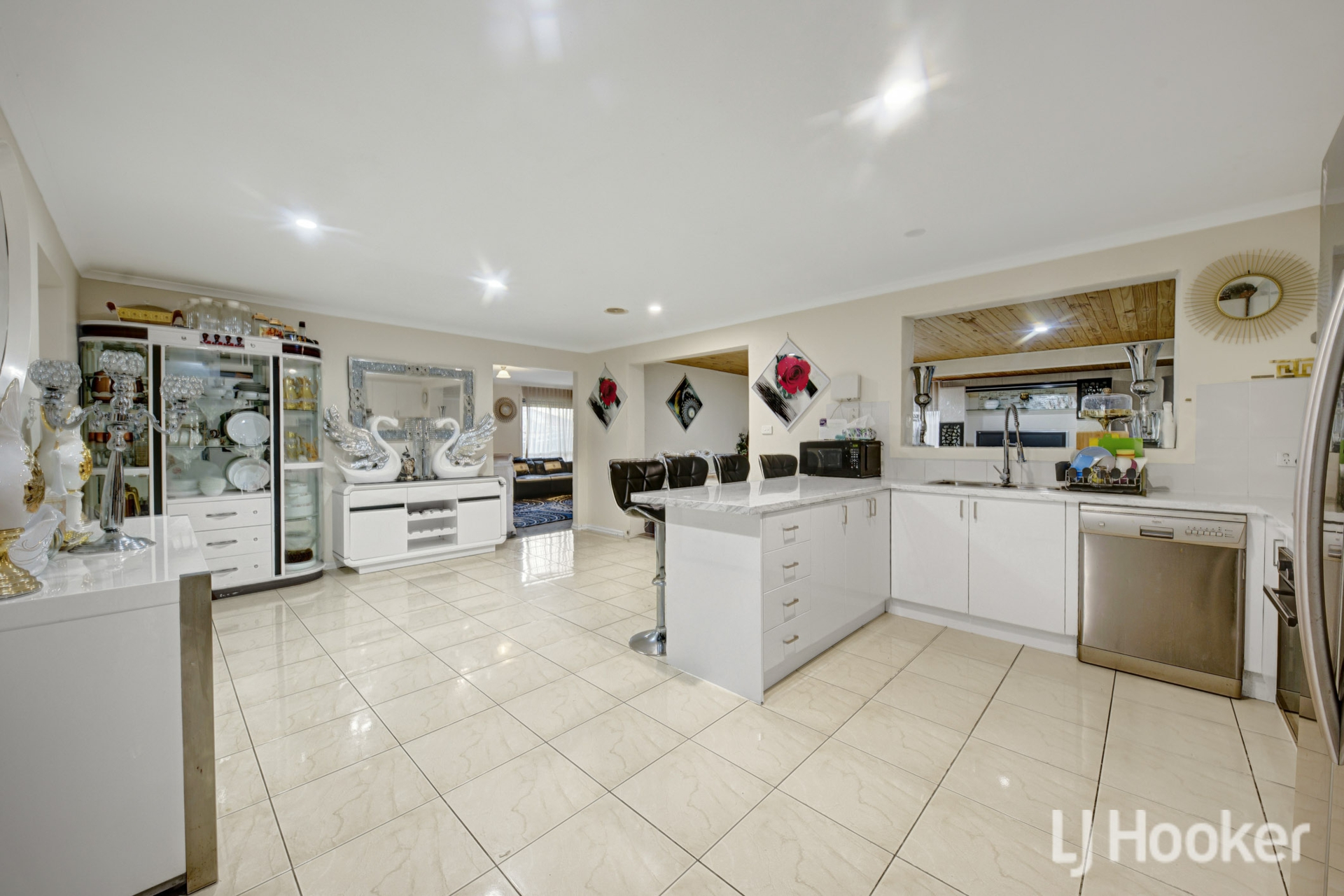 16 Wodalla Street — photo 3 of 11