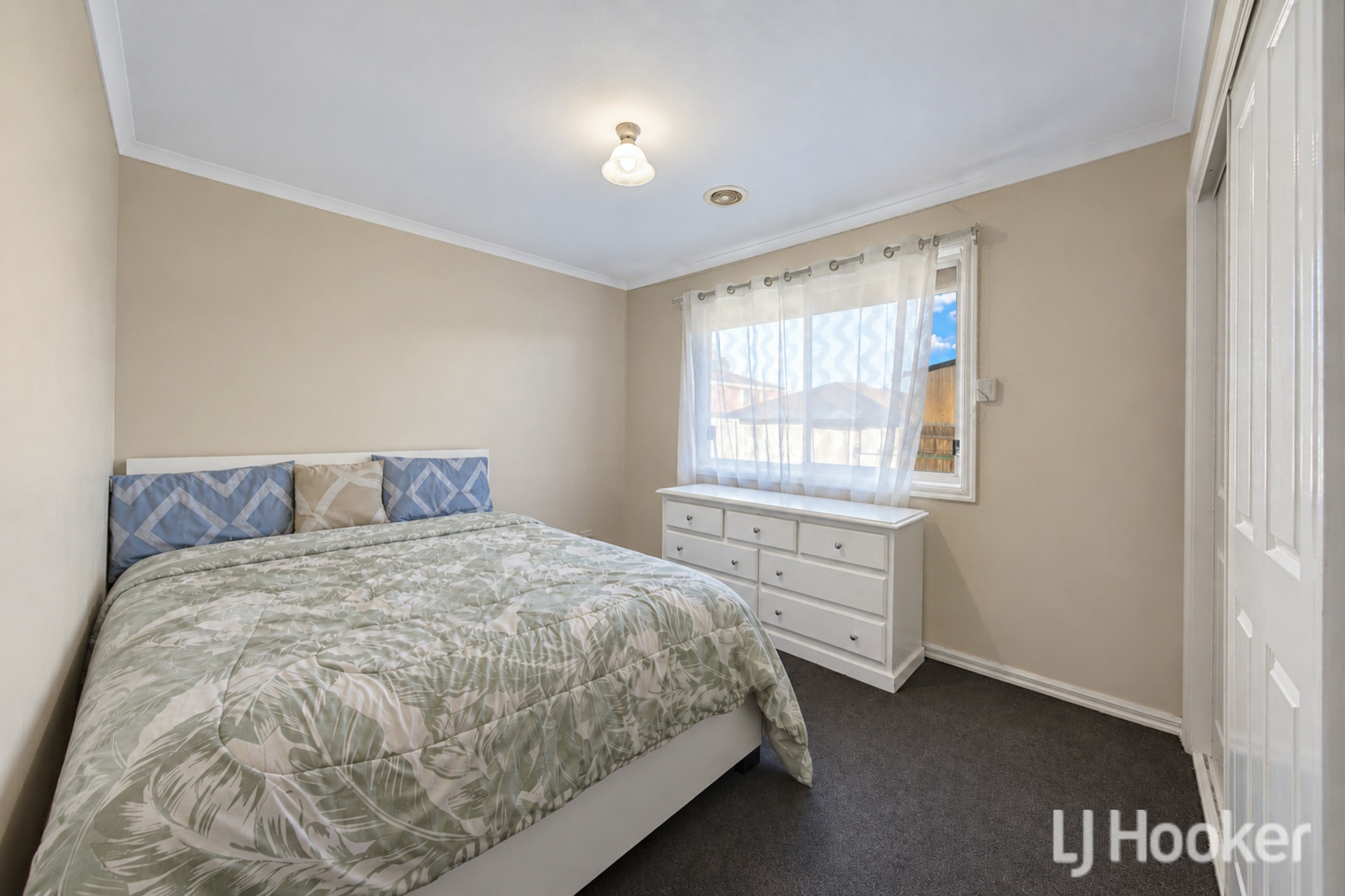 16 Wodalla Street — photo 8 of 11