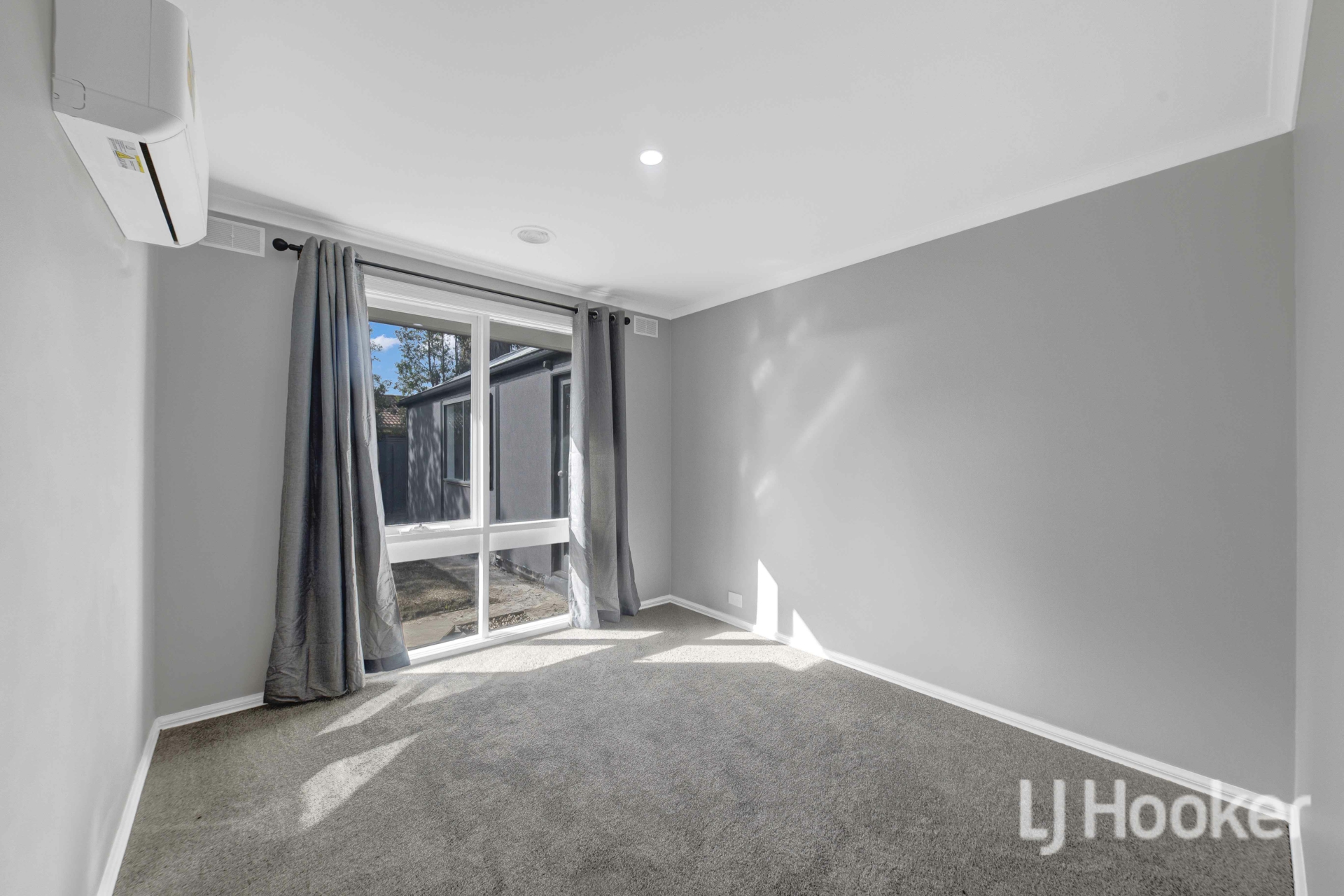 40 James Cook Drive — photo 7 of 20