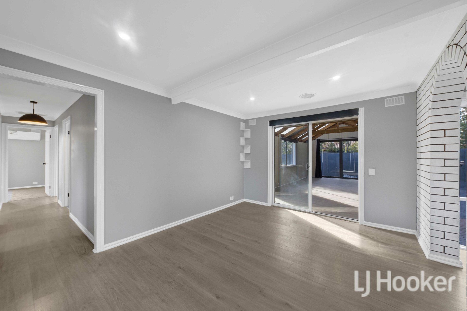 40 James Cook Drive — photo 12 of 20