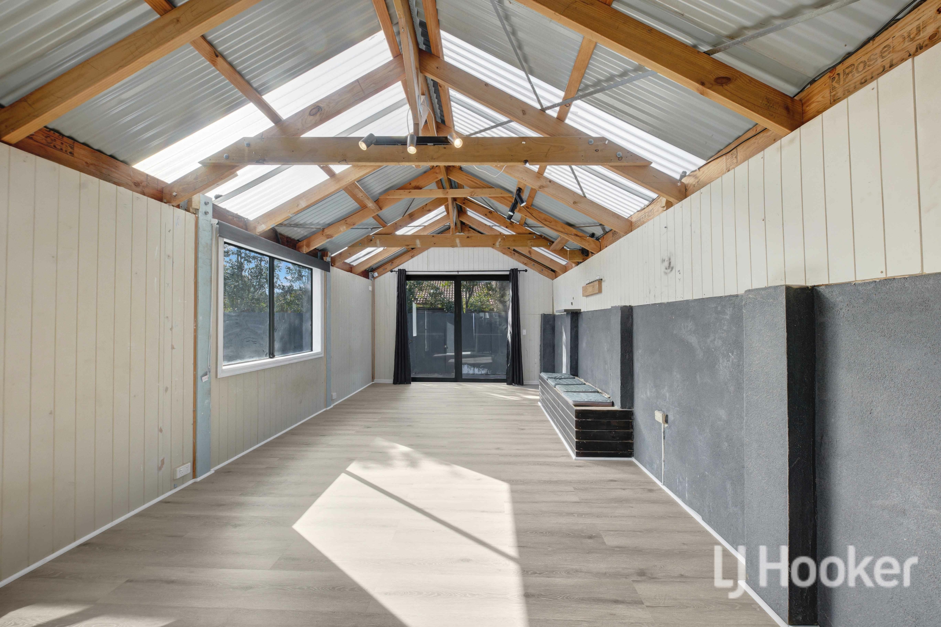 40 James Cook Drive — photo 13 of 20